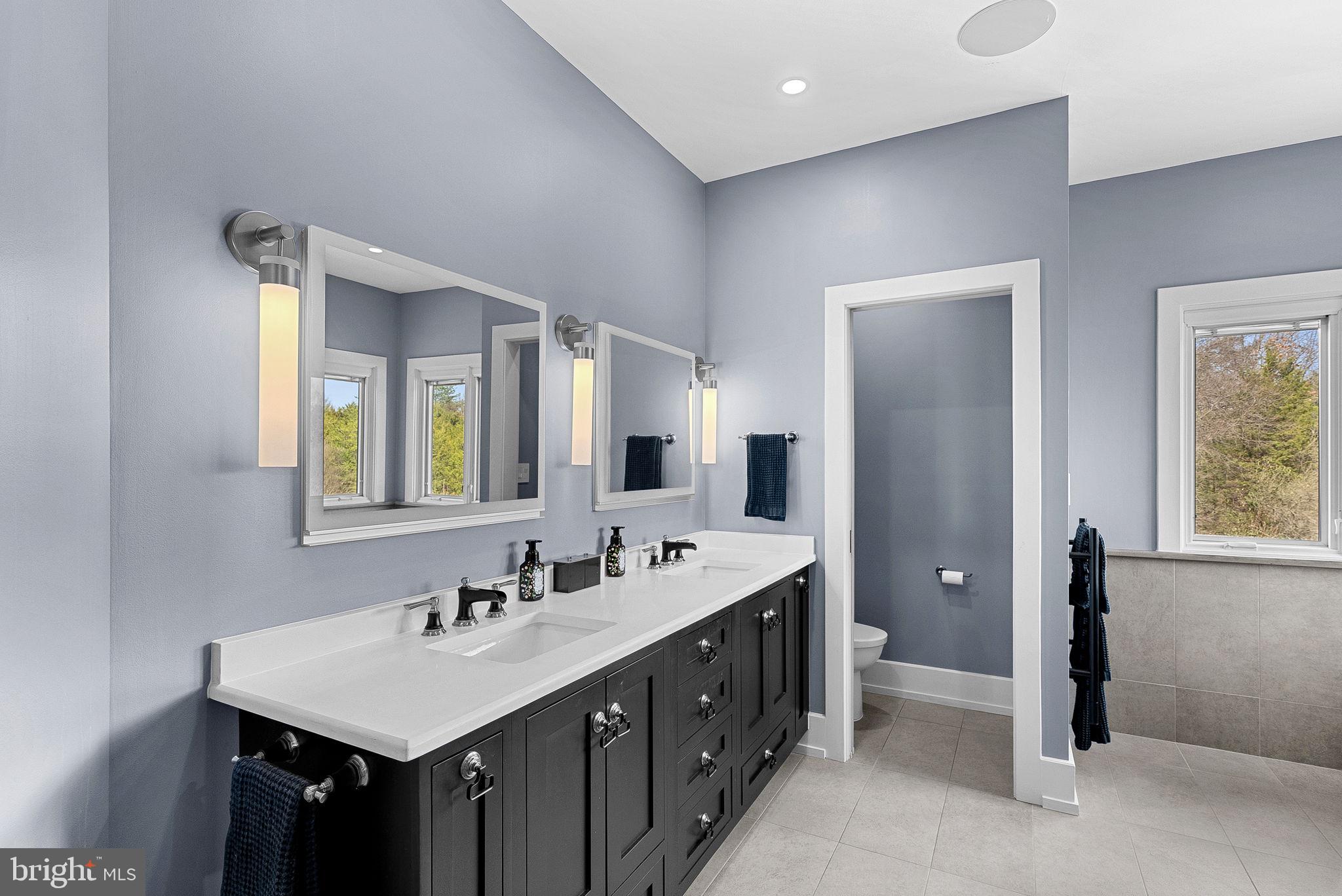 VANTAGE POINTE - Residential