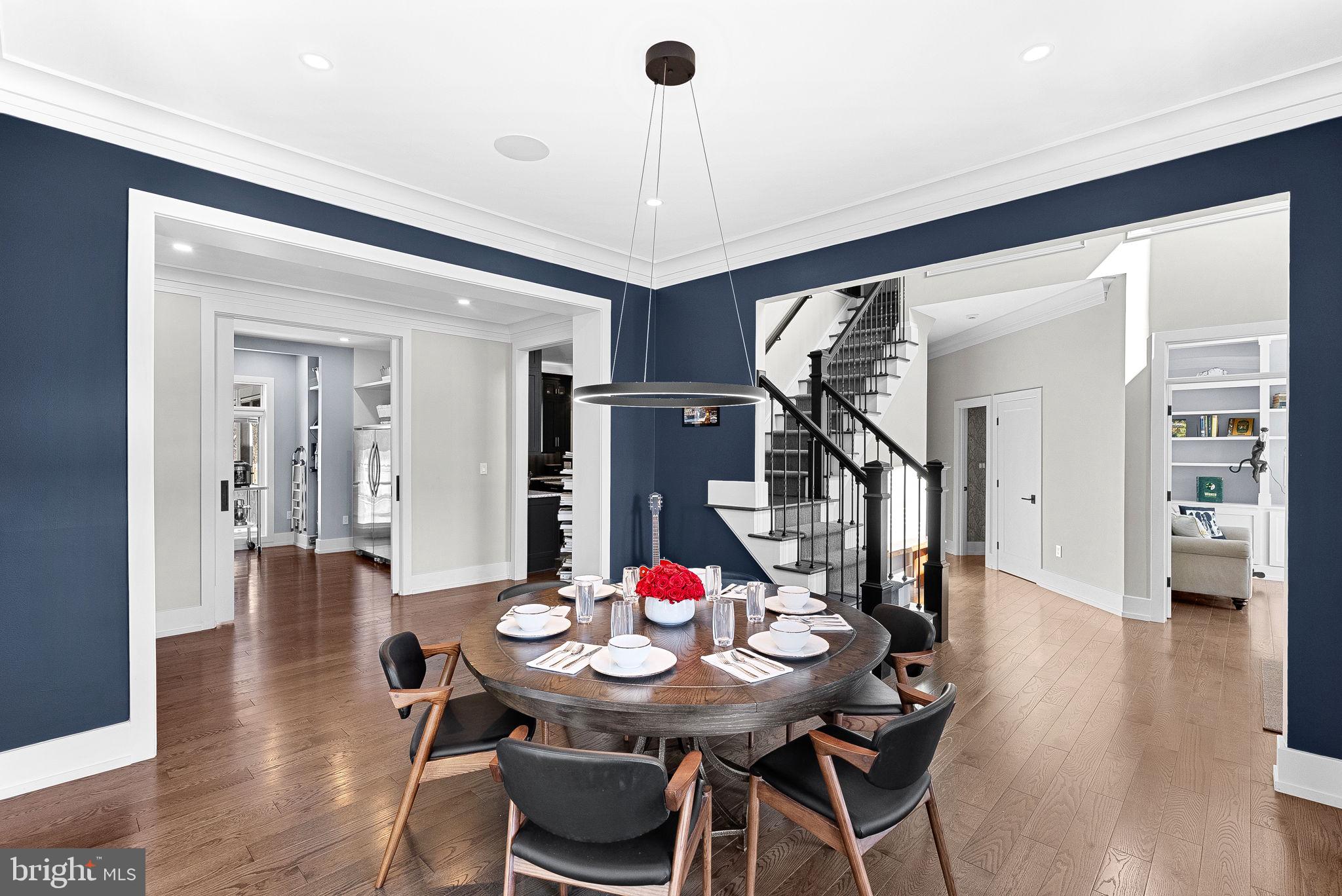 VANTAGE POINTE - Residential