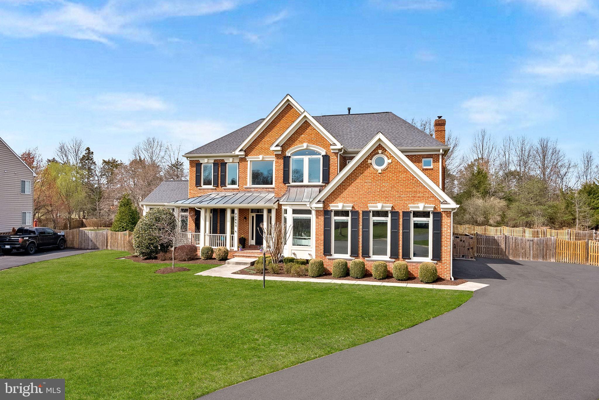 VANTAGE POINTE - Residential