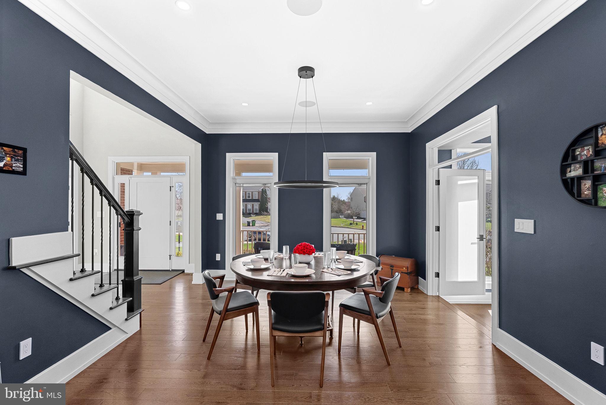 VANTAGE POINTE - Residential