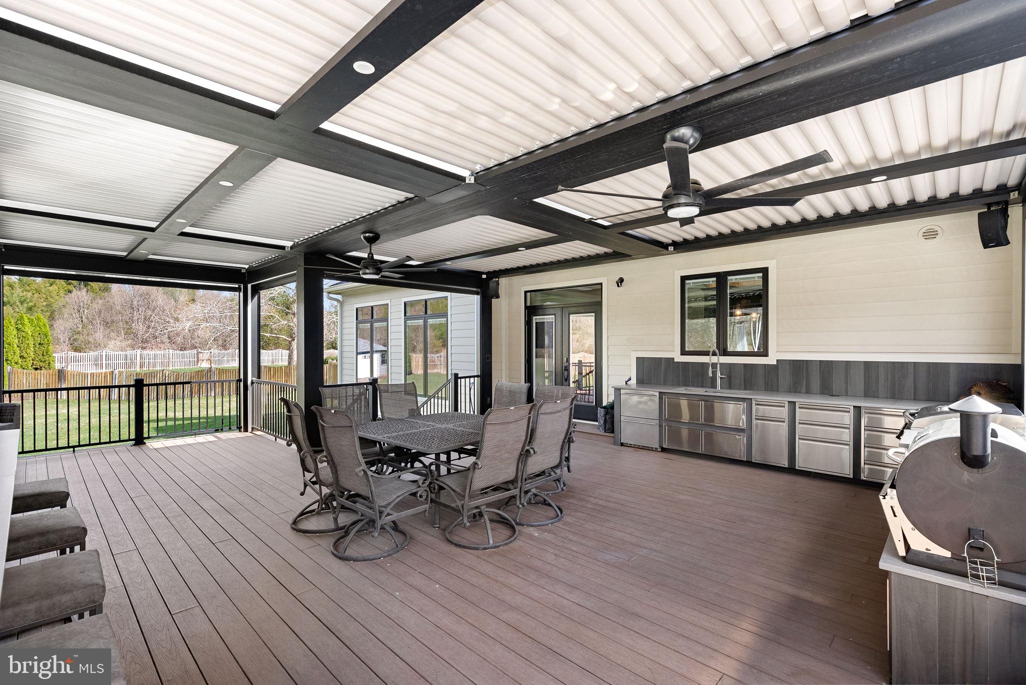 VANTAGE POINTE - Residential