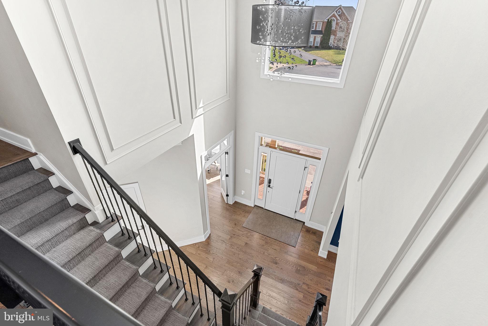 VANTAGE POINTE - Residential