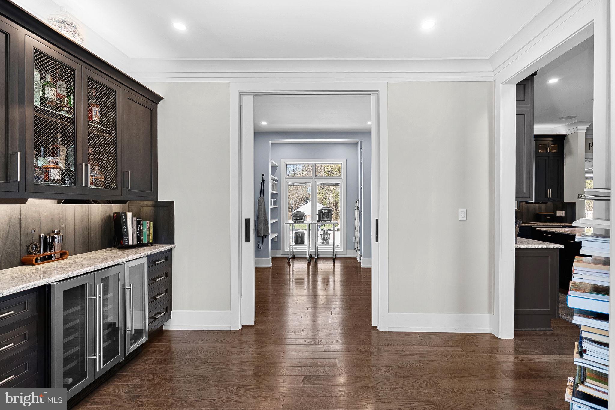 VANTAGE POINTE - Residential