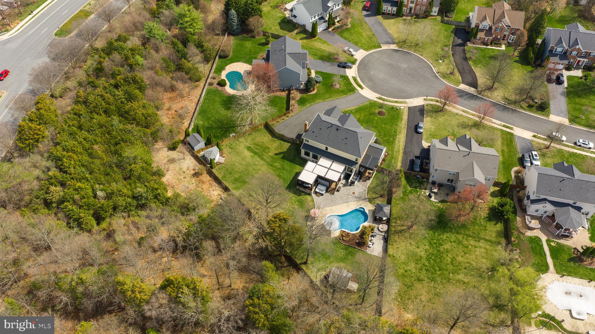 VANTAGE POINTE - Residential