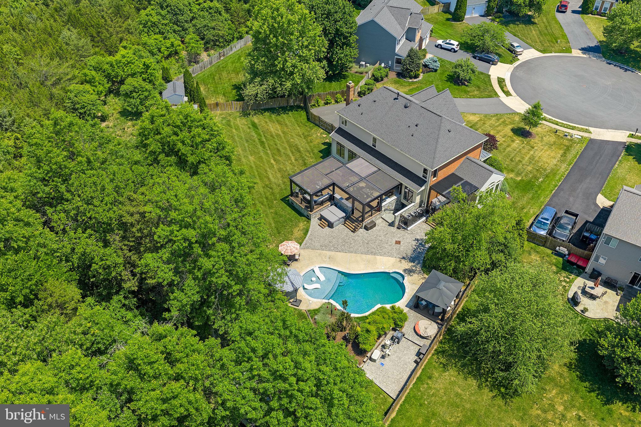 VANTAGE POINTE - Residential