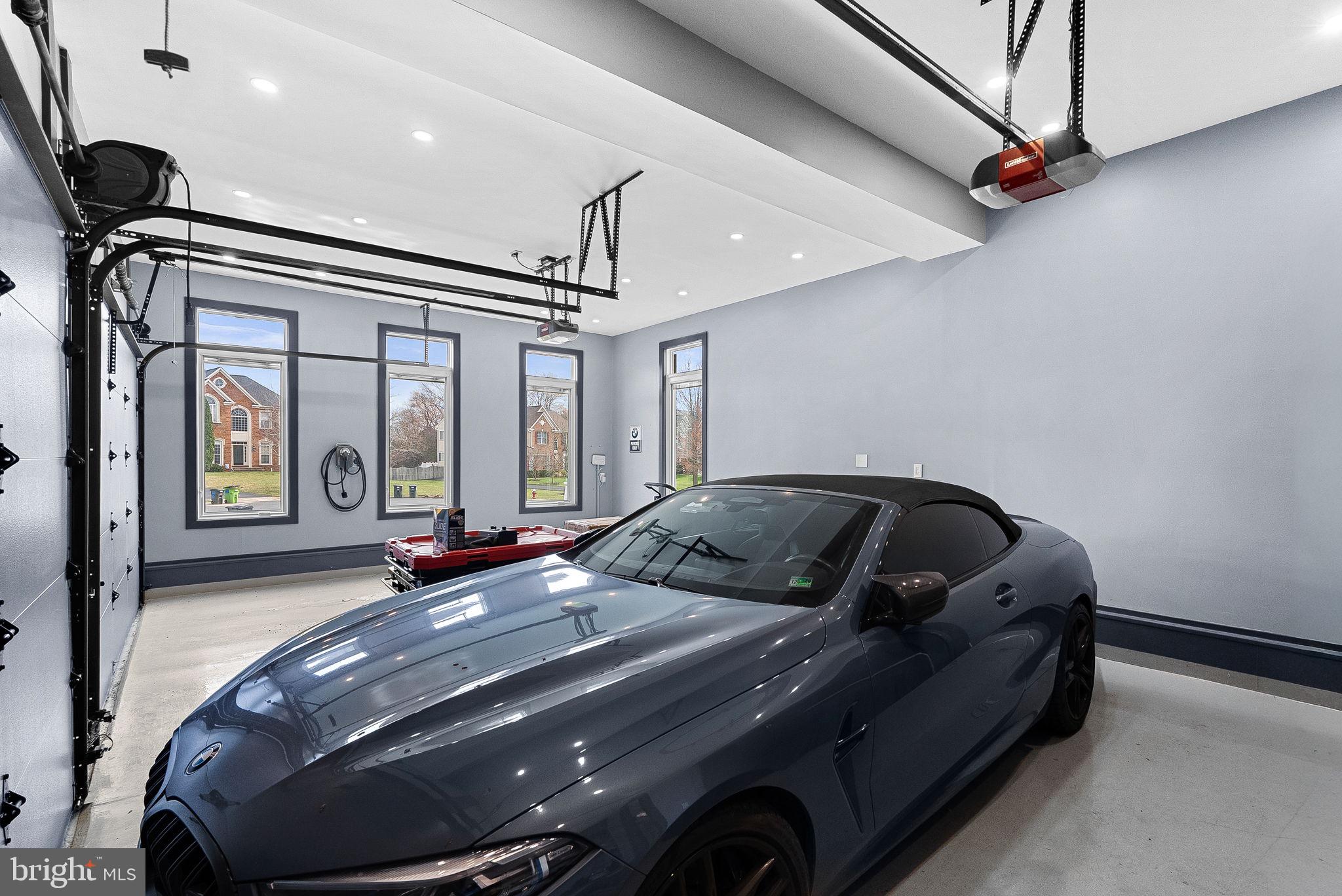 VANTAGE POINTE - Residential