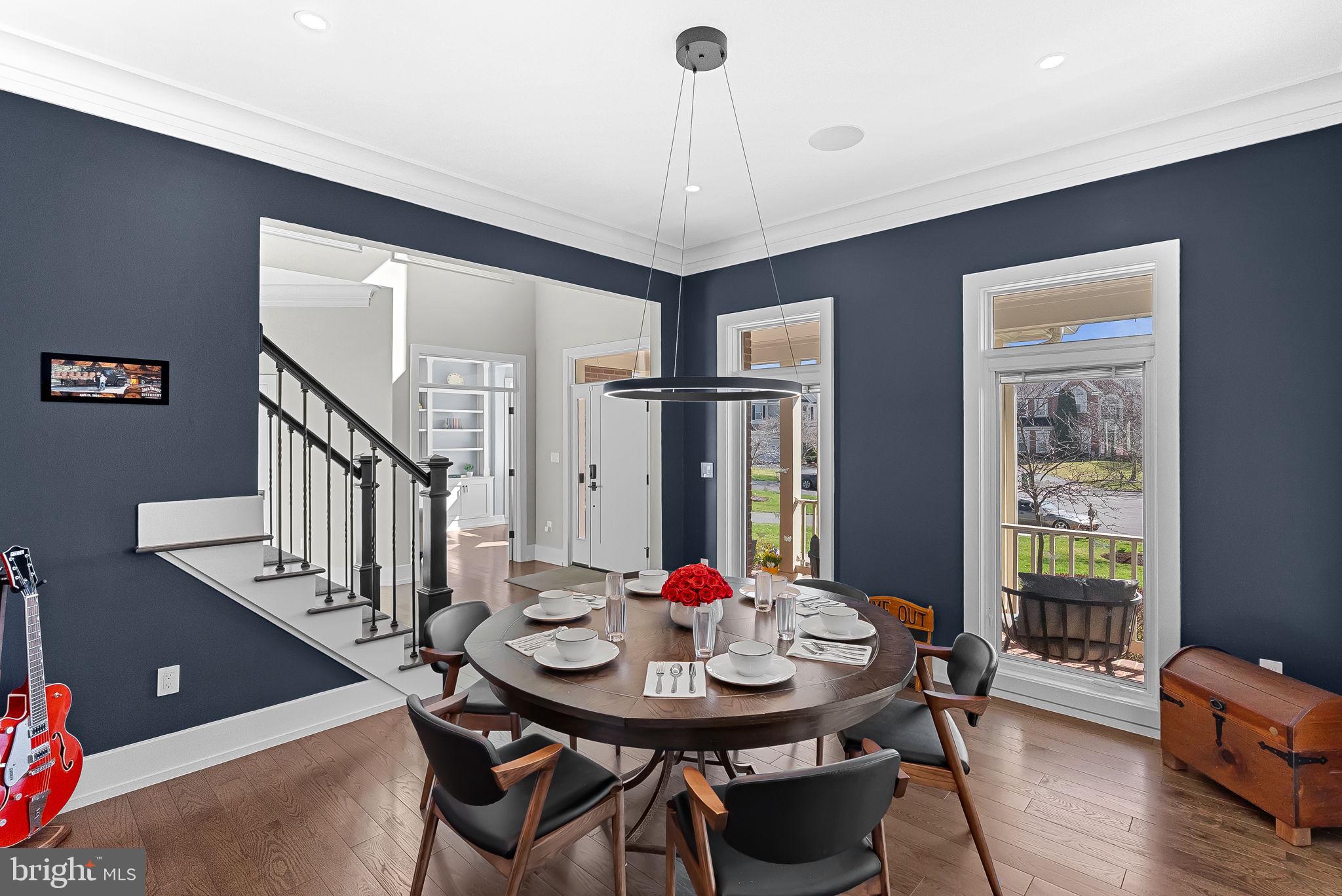 VANTAGE POINTE - Residential