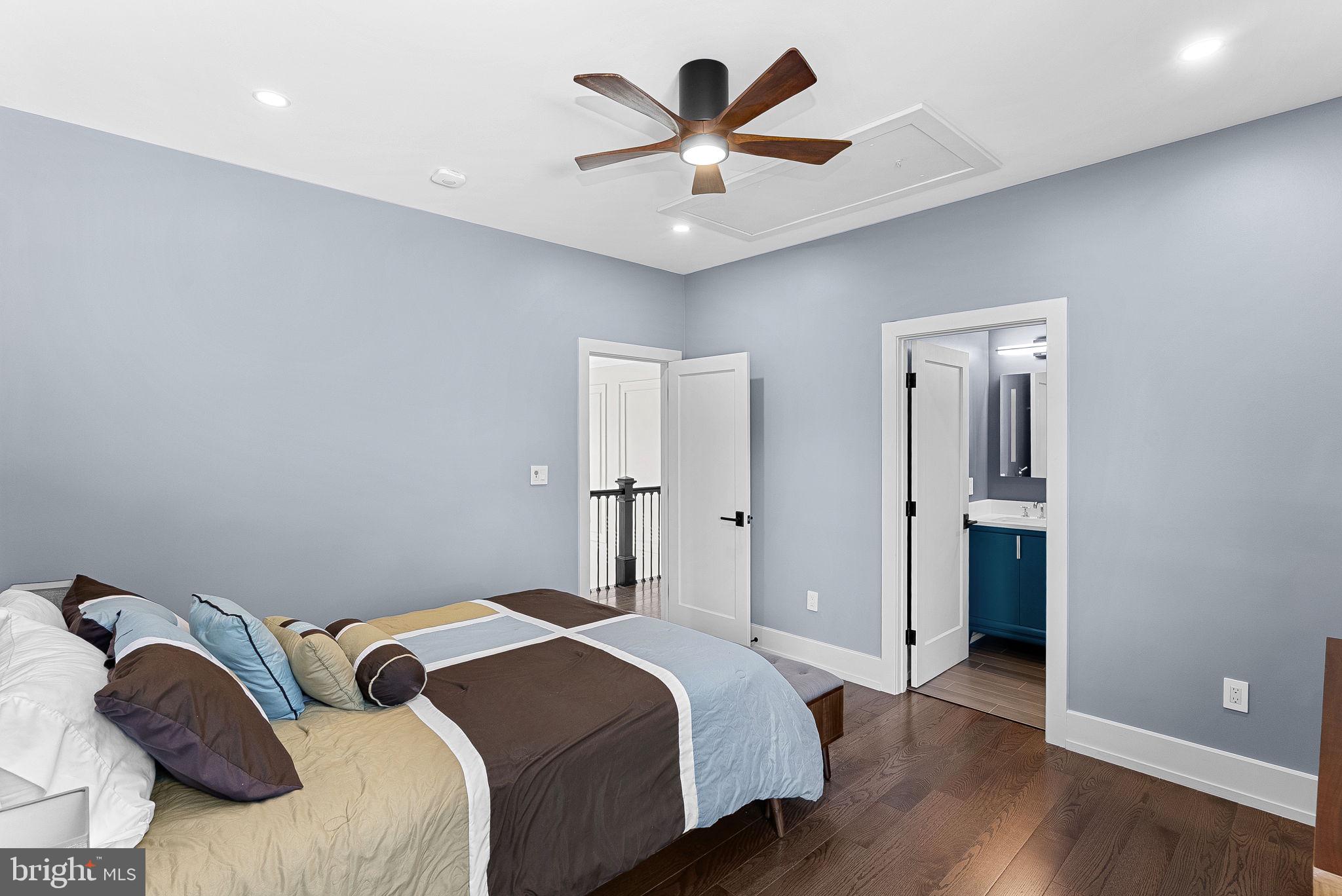 VANTAGE POINTE - Residential