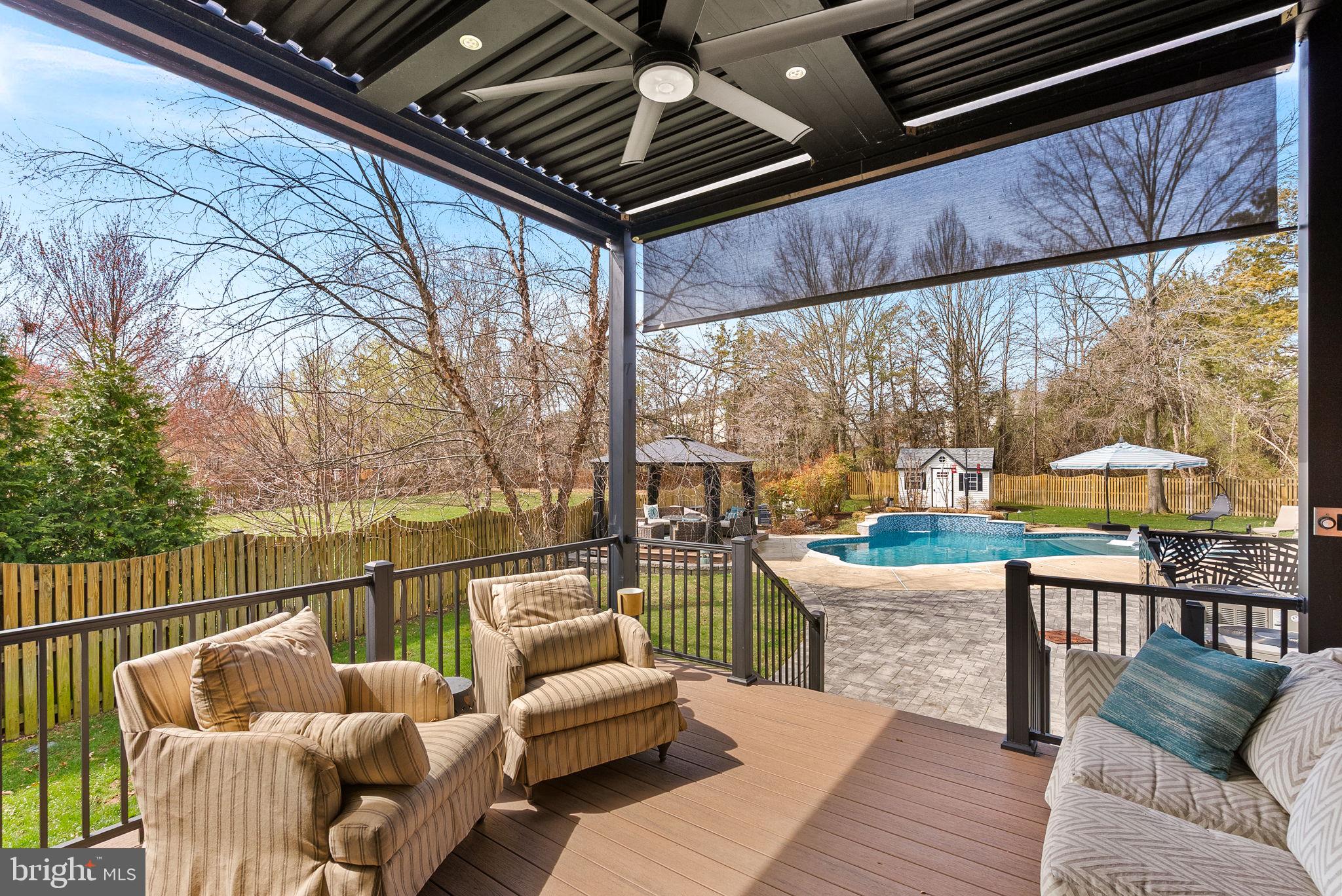 VANTAGE POINTE - Residential