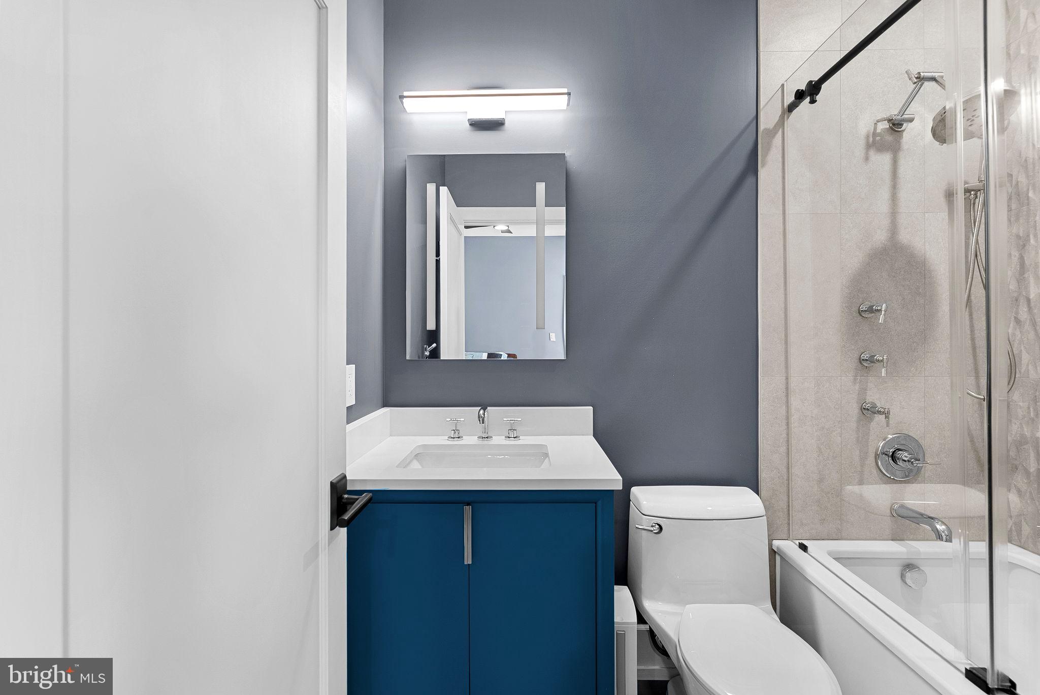 VANTAGE POINTE - Residential