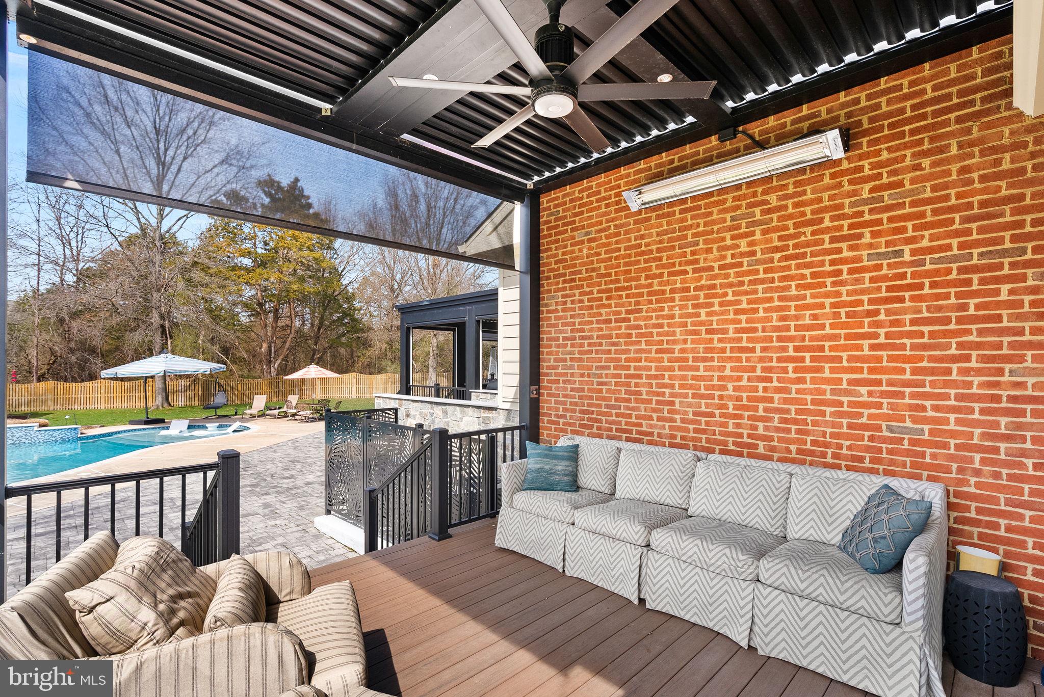VANTAGE POINTE - Residential