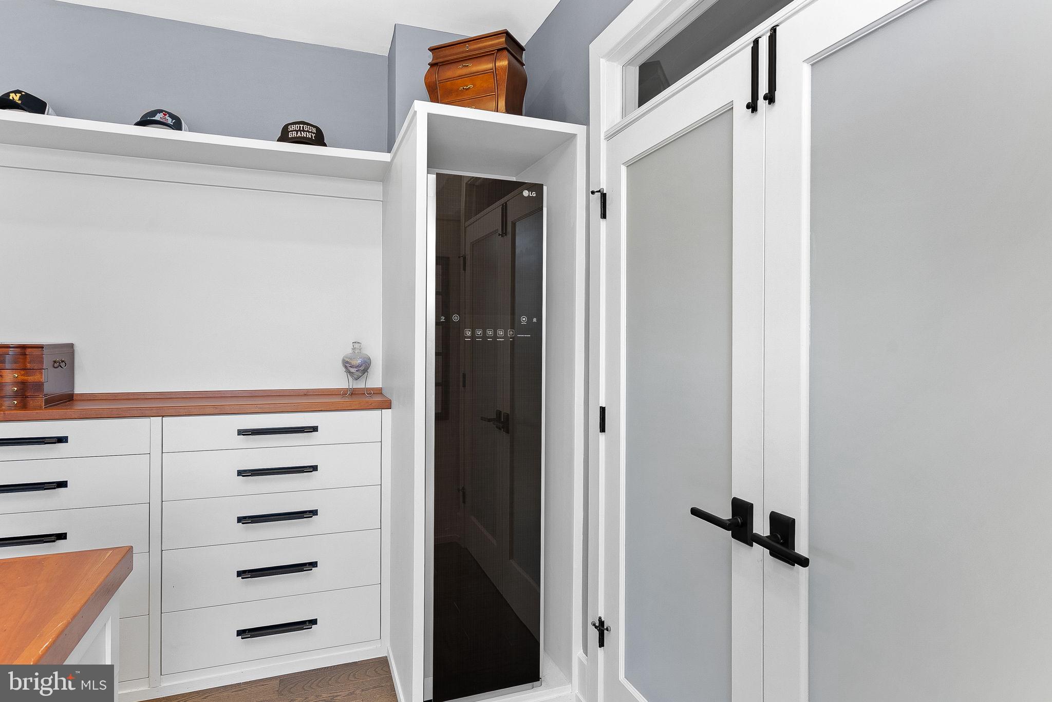VANTAGE POINTE - Residential