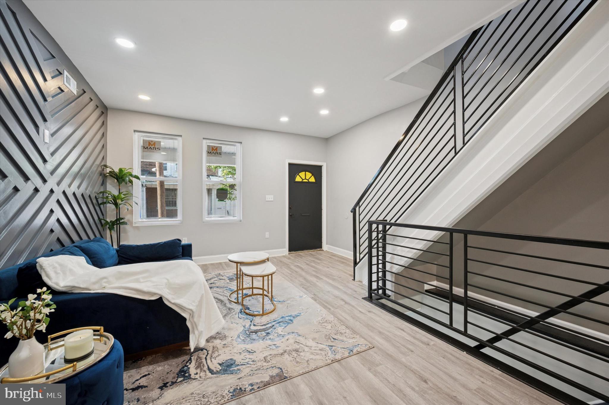4325 RENO
