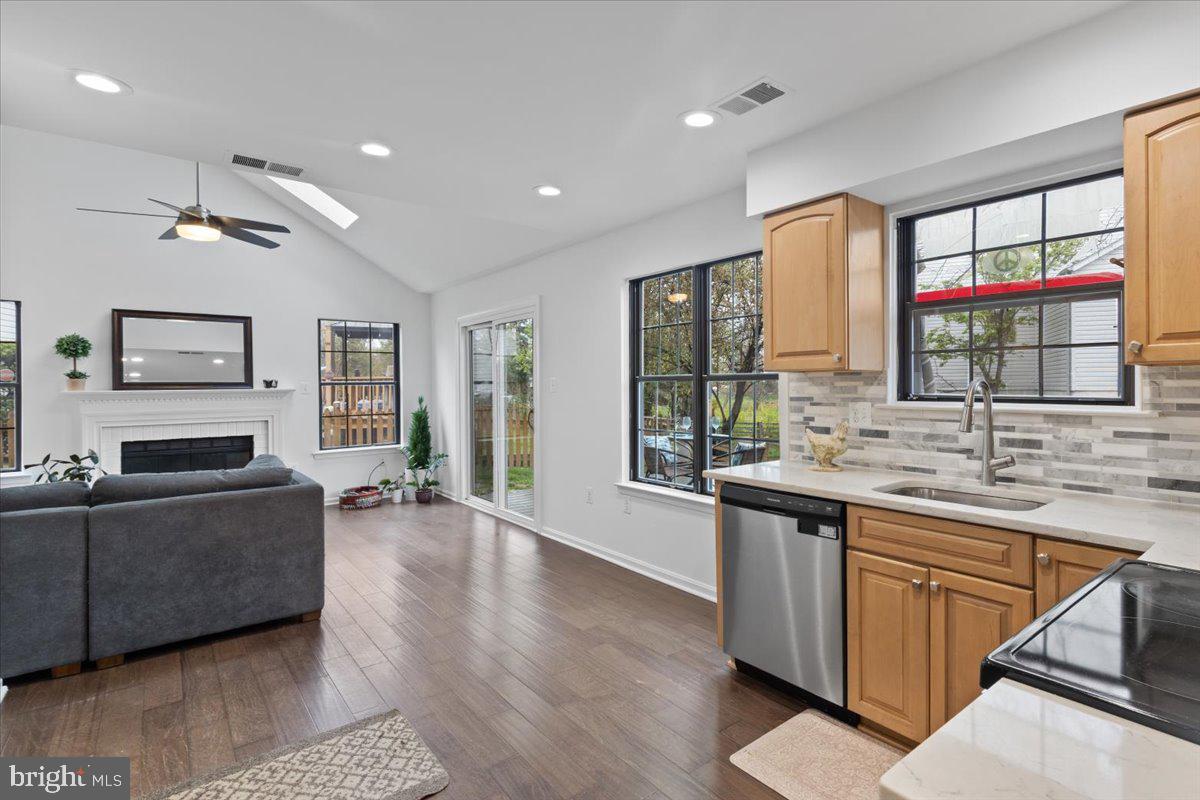 COUNTRYSIDE - Residential