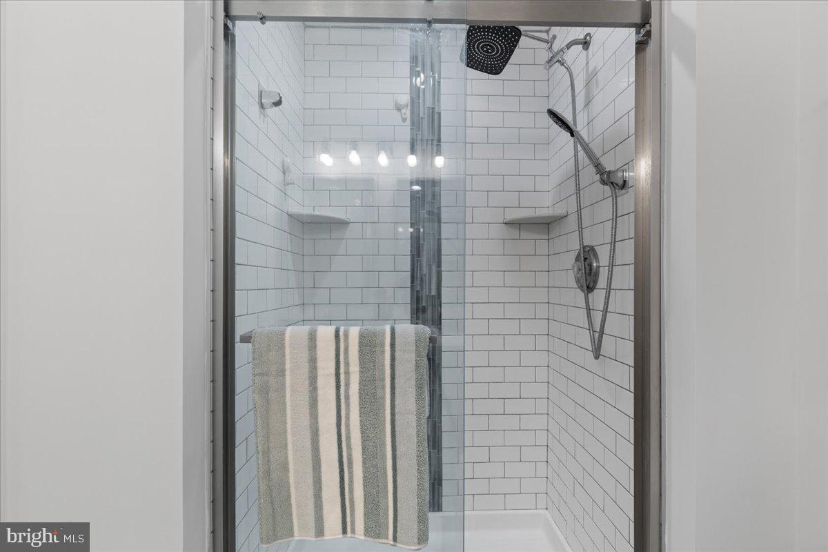 COUNTRYSIDE - Residential