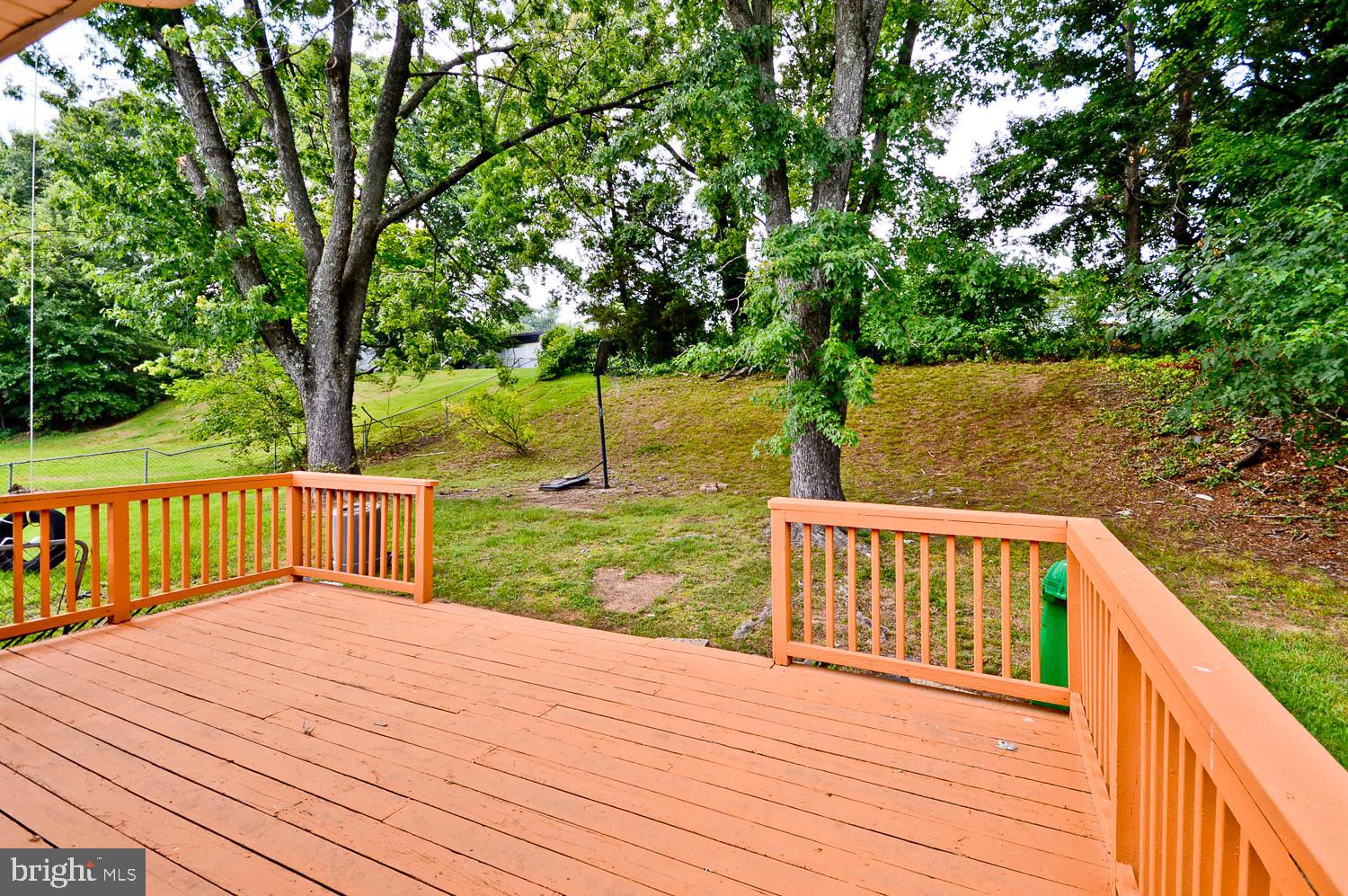 WHITFIELD KNOLLS - Residential