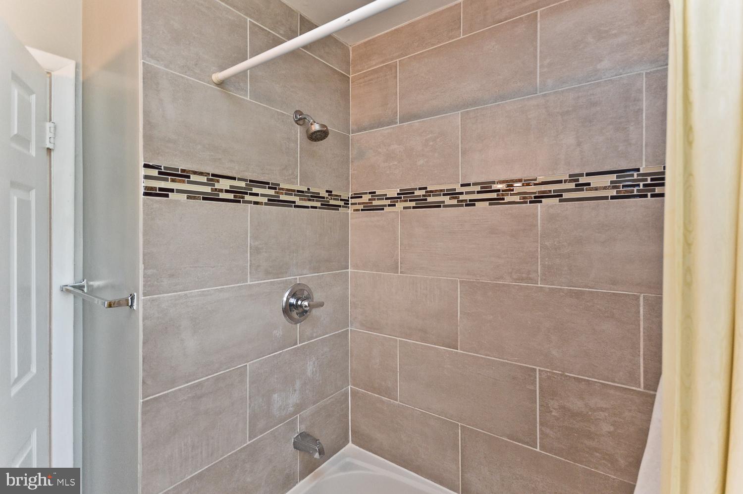 WHITFIELD KNOLLS - Residential