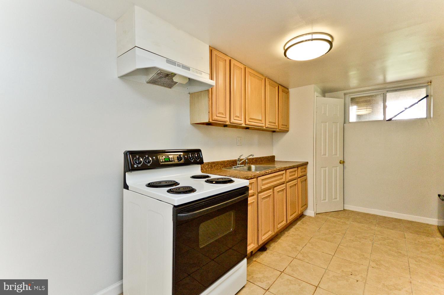 WHITFIELD KNOLLS - Residential