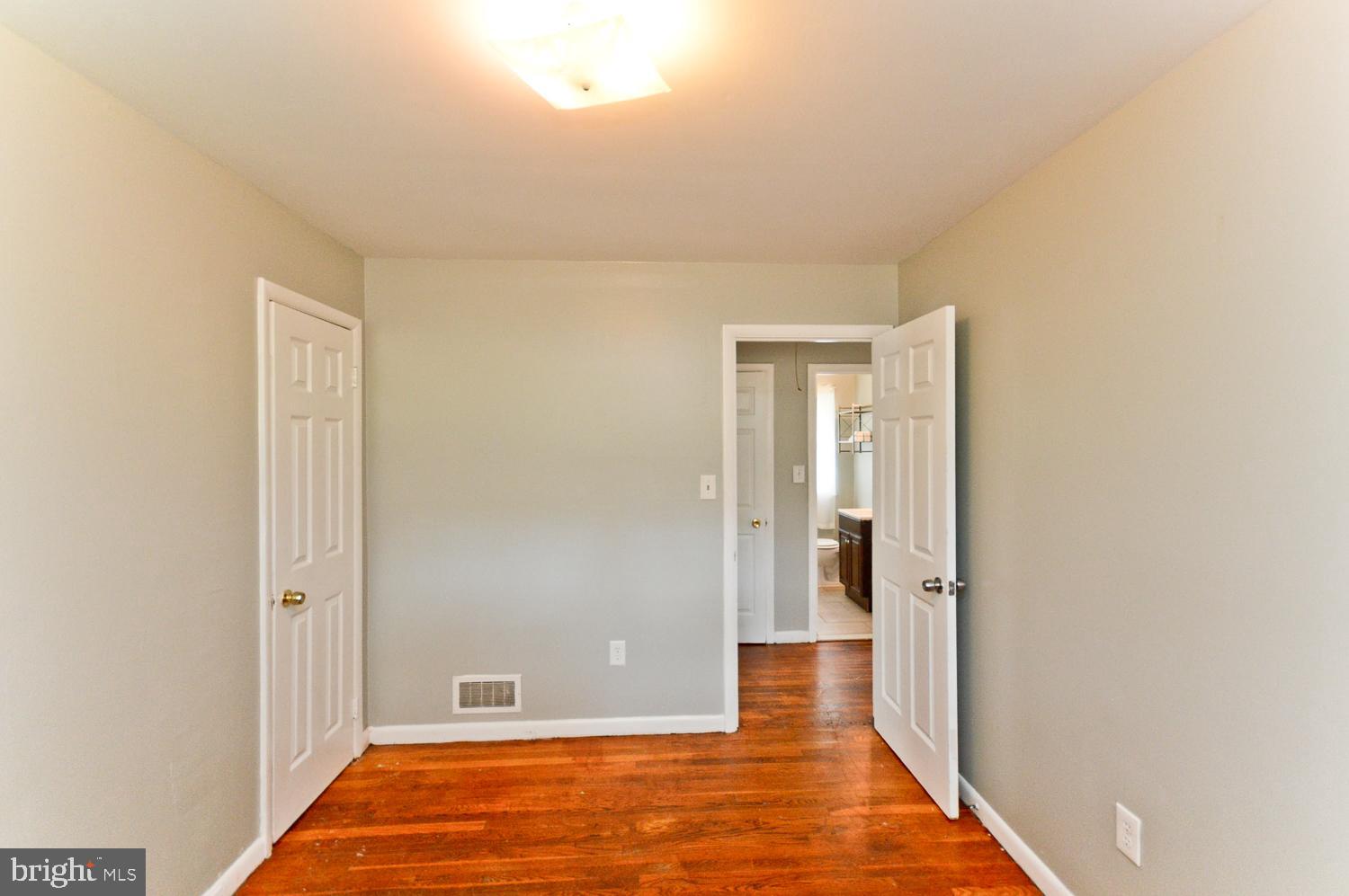 WHITFIELD KNOLLS - Residential