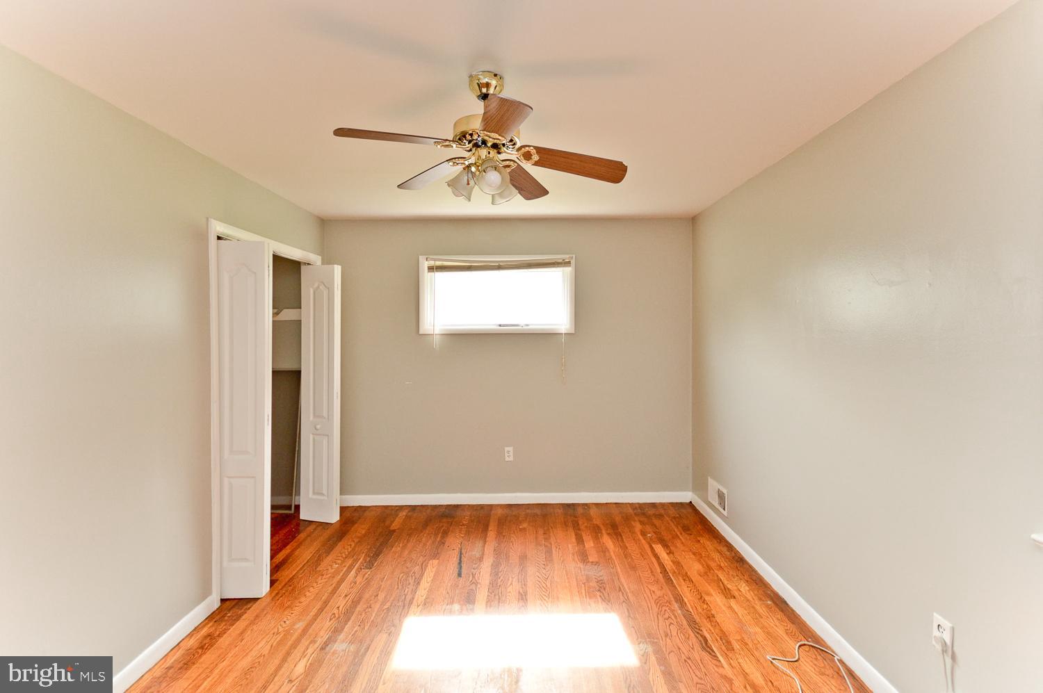 WHITFIELD KNOLLS - Residential