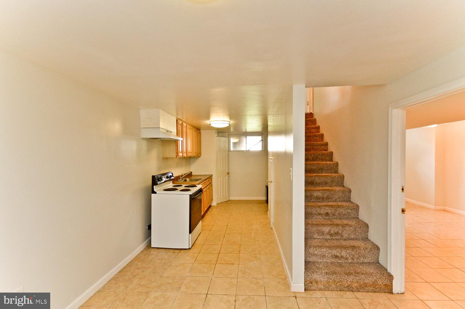 WHITFIELD KNOLLS - Residential