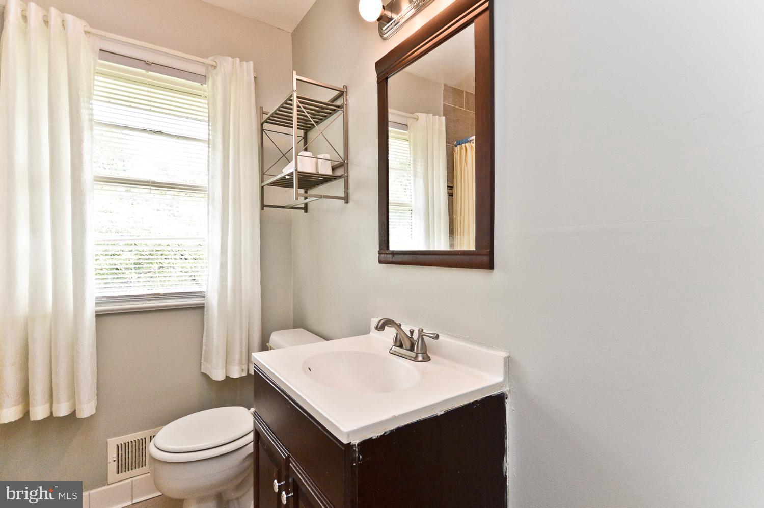 WHITFIELD KNOLLS - Residential