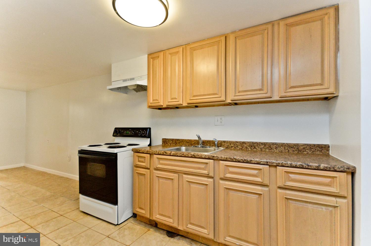 WHITFIELD KNOLLS - Residential