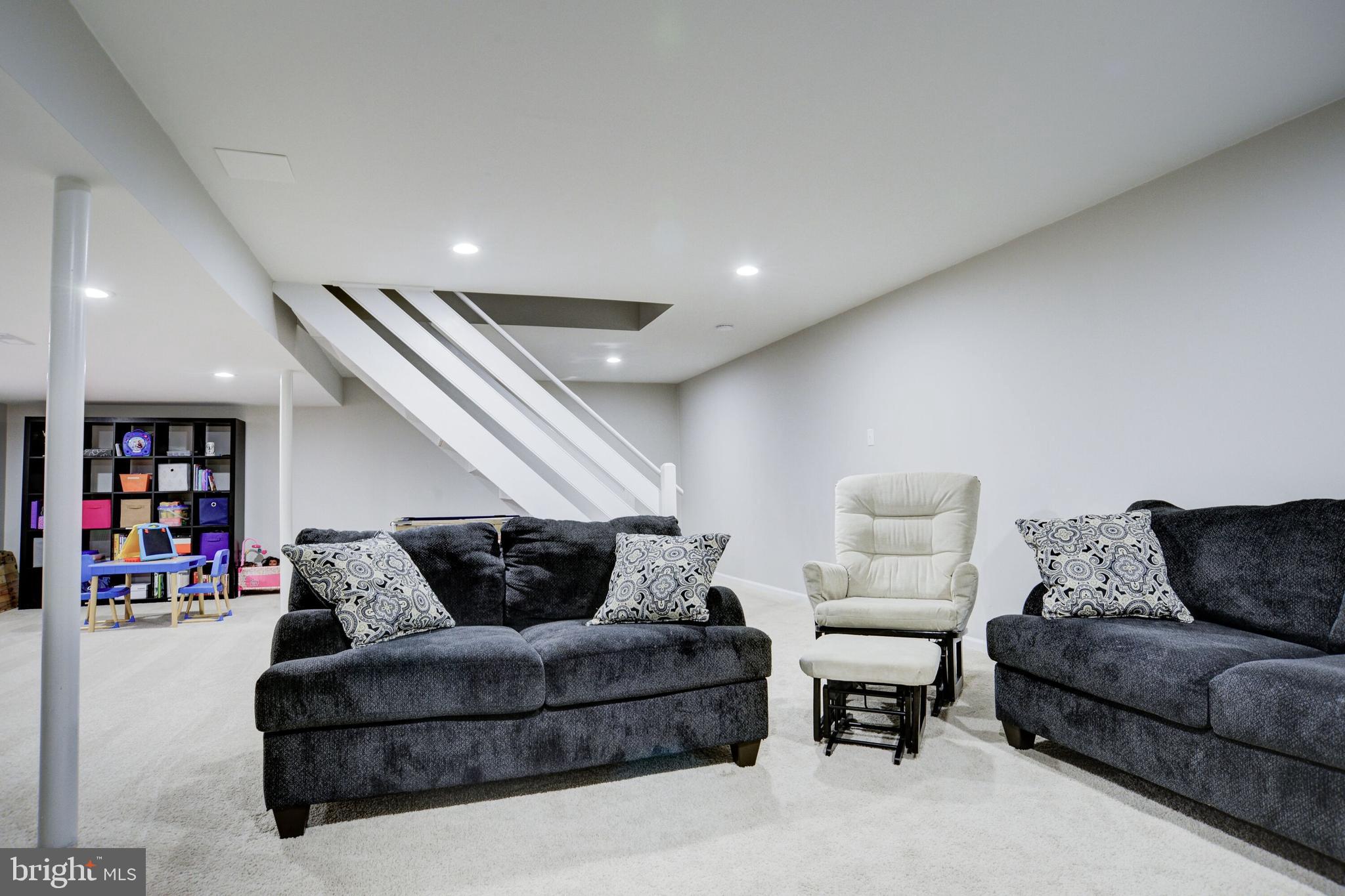 THE RIDINGS - Residential