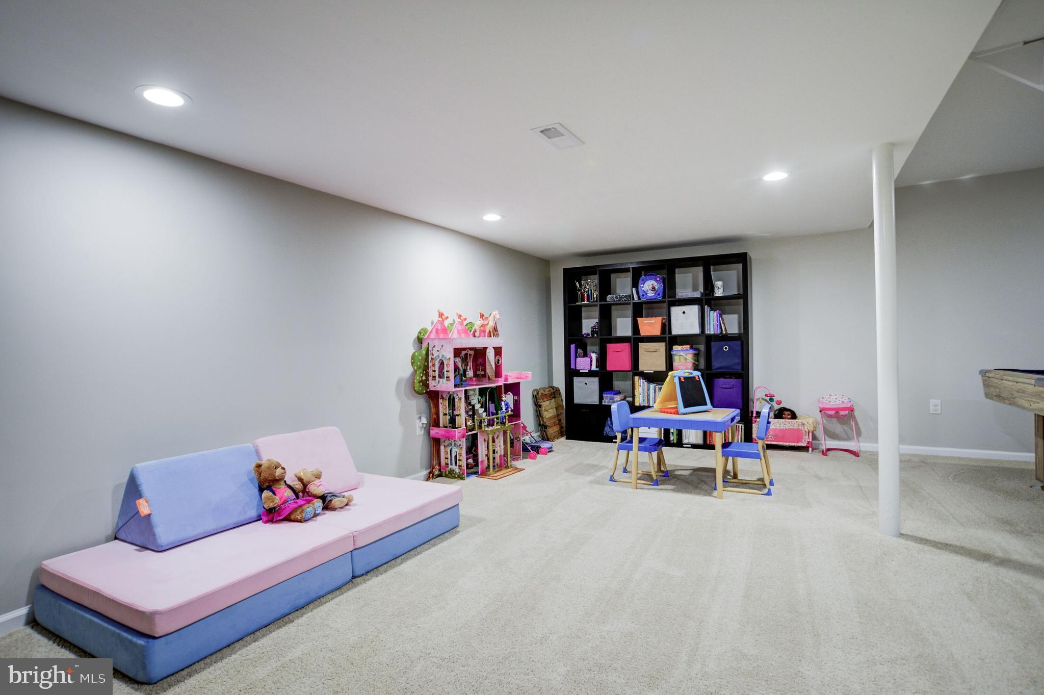 THE RIDINGS - Residential