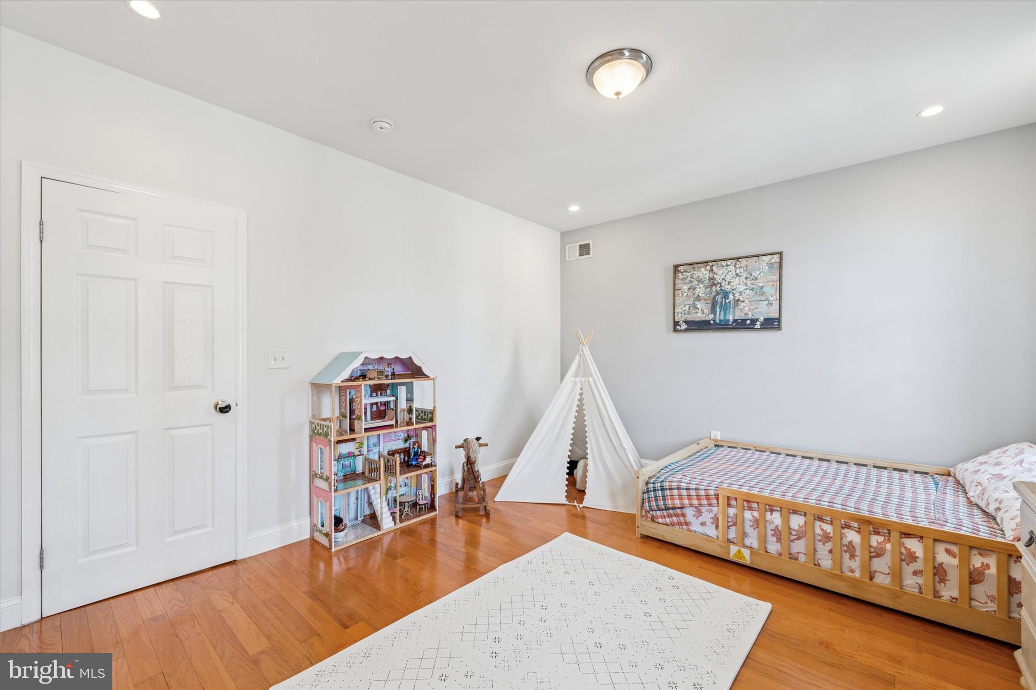 NEWBOLD - Residential