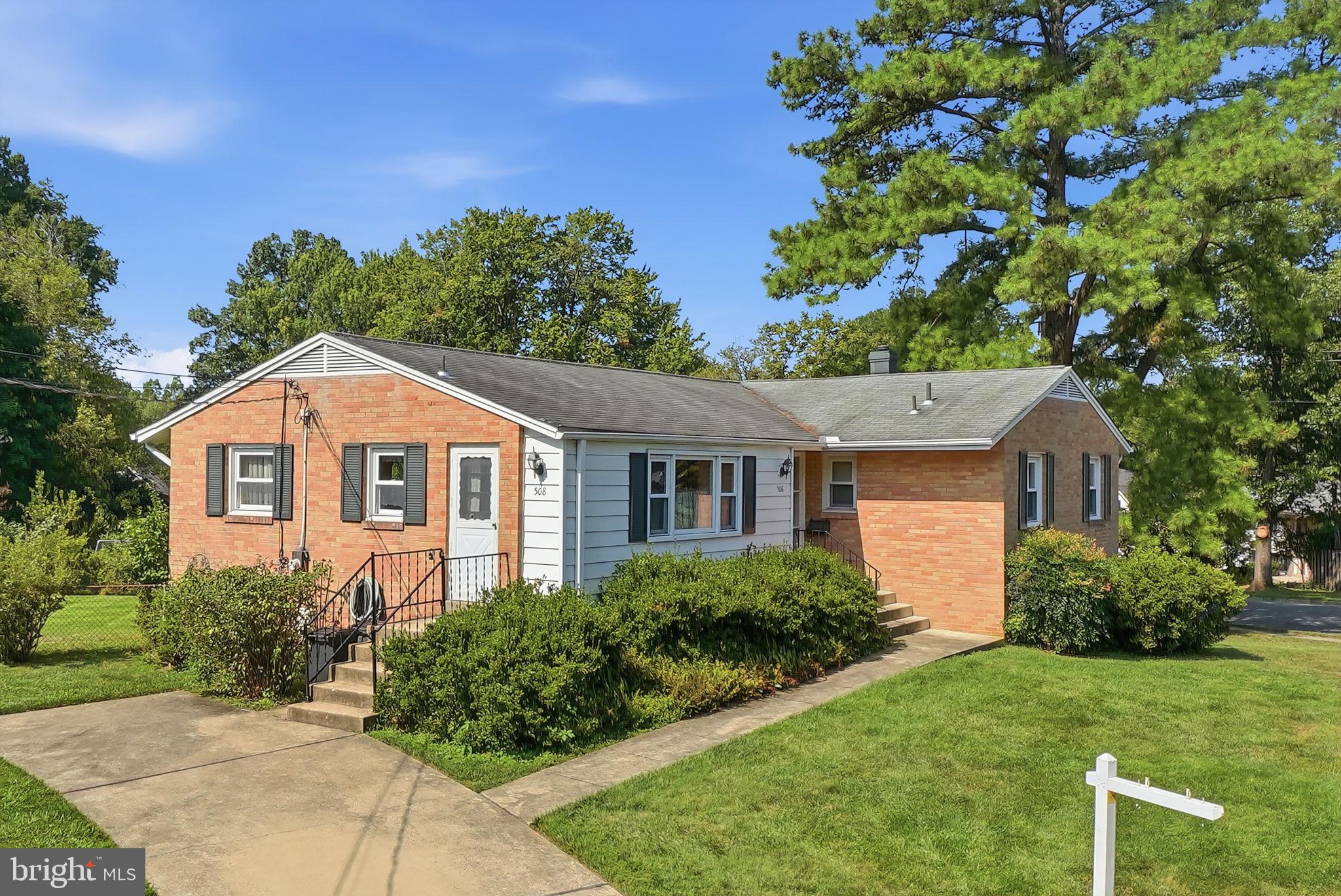 508 ROBERTS DRIVE NW