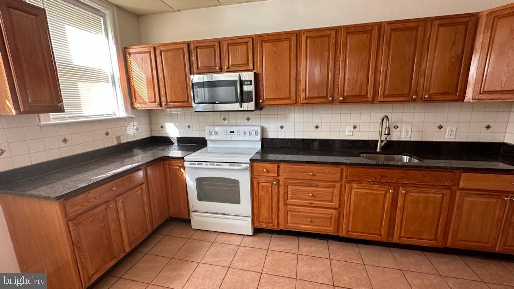 PHILADELPHIA (NORTHEAST) - Residential