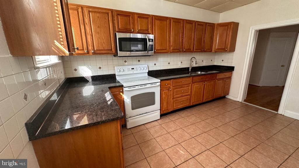 PHILADELPHIA (NORTHEAST) - Residential