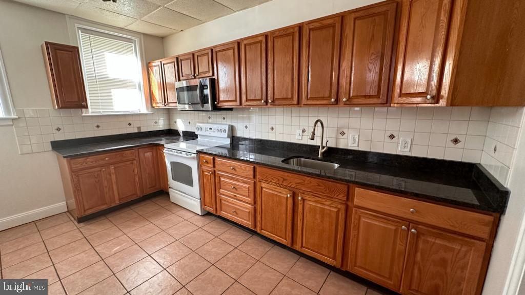 PHILADELPHIA (NORTHEAST) - Residential