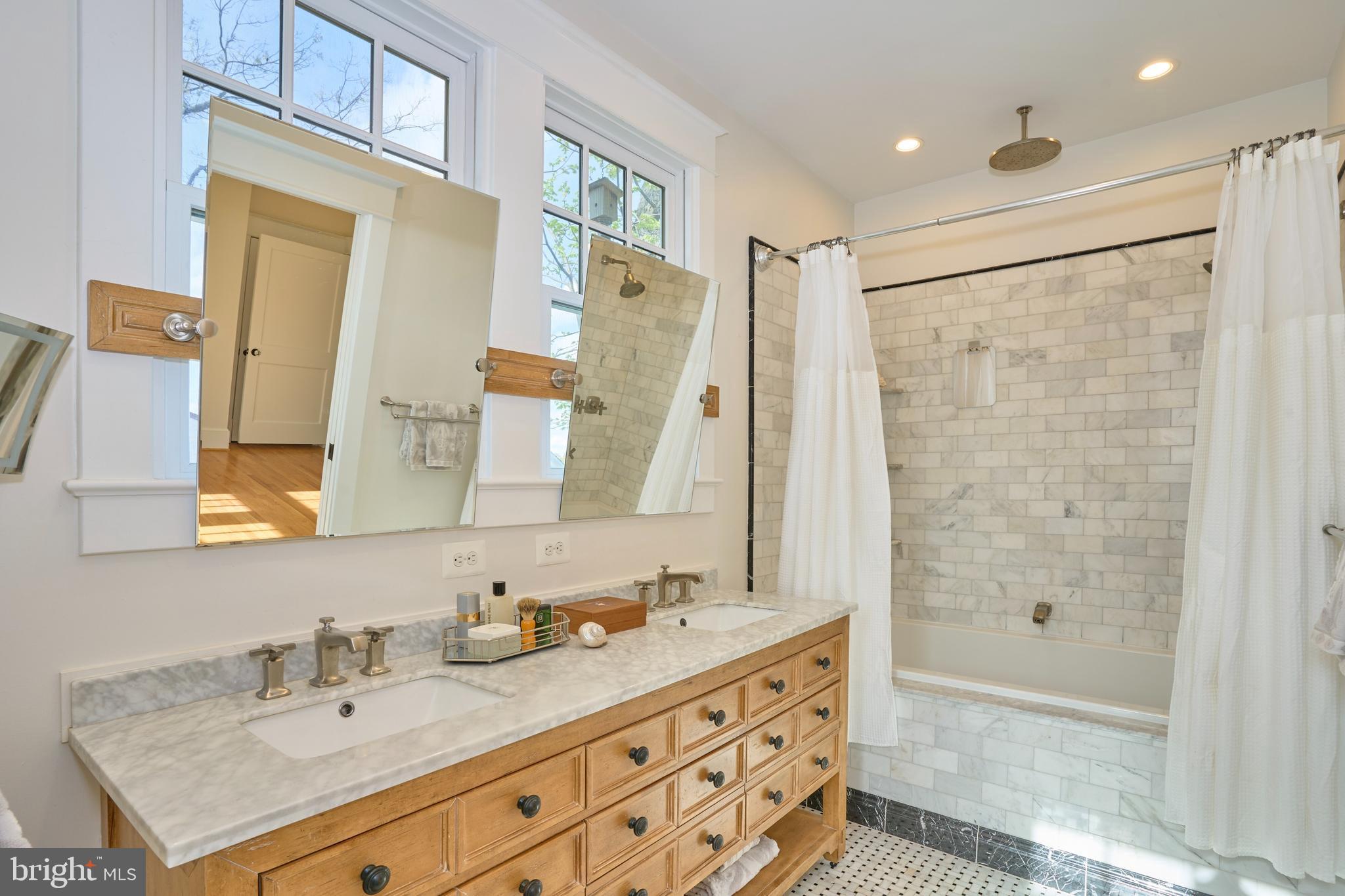 LYON PARK - Residential