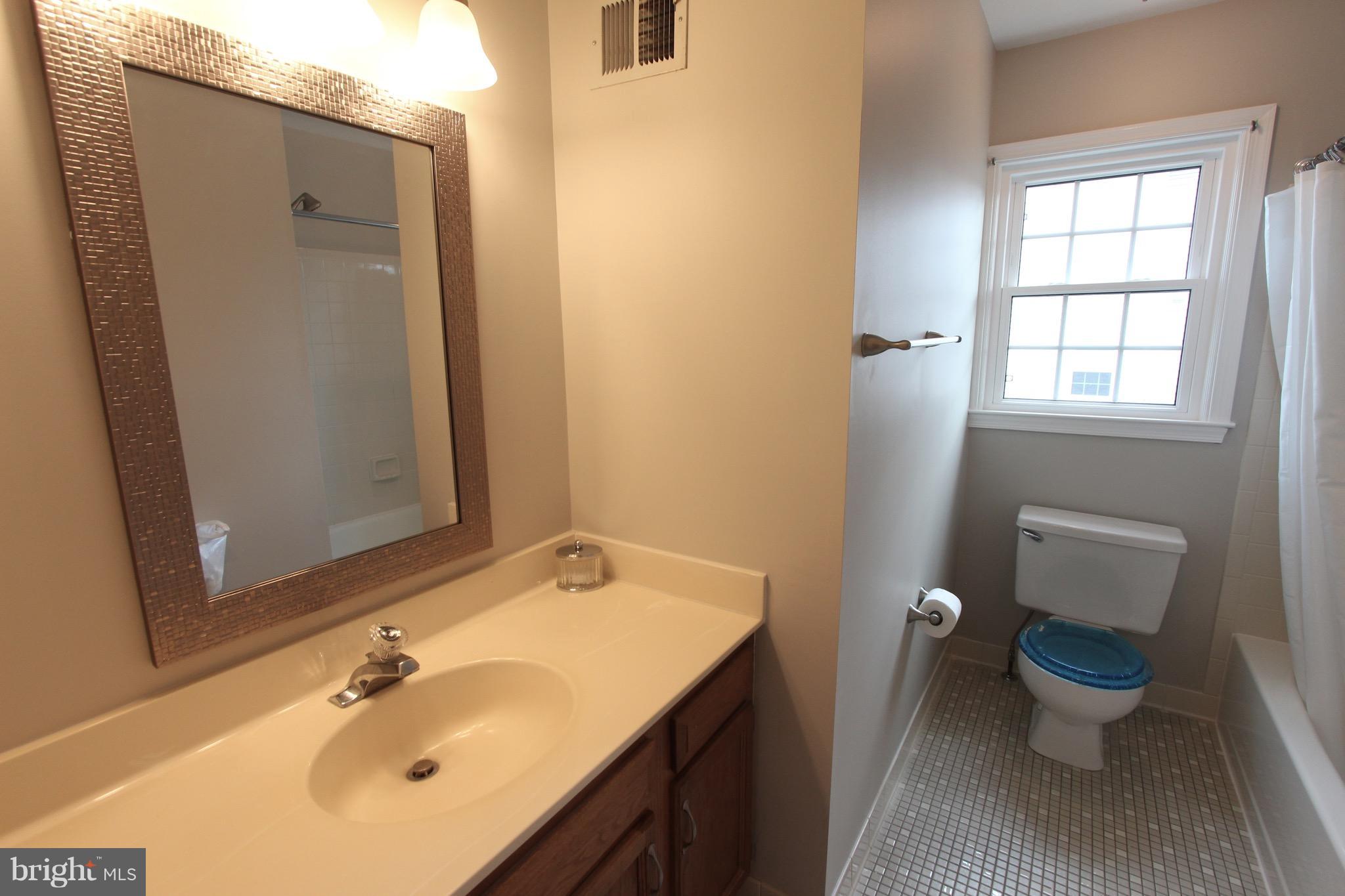 COUNTRYSIDE - Residential