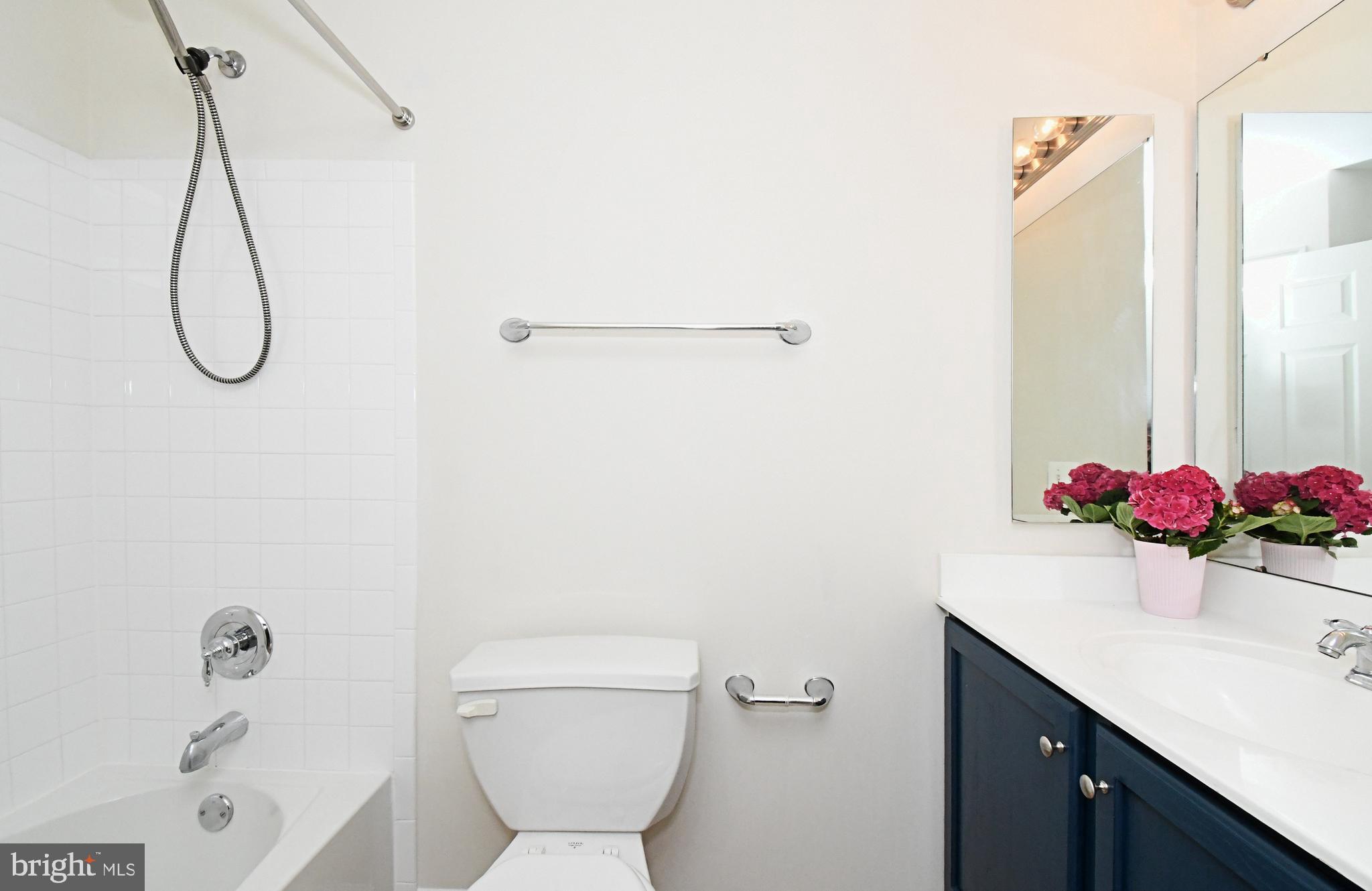 DEVON COURT - Residential