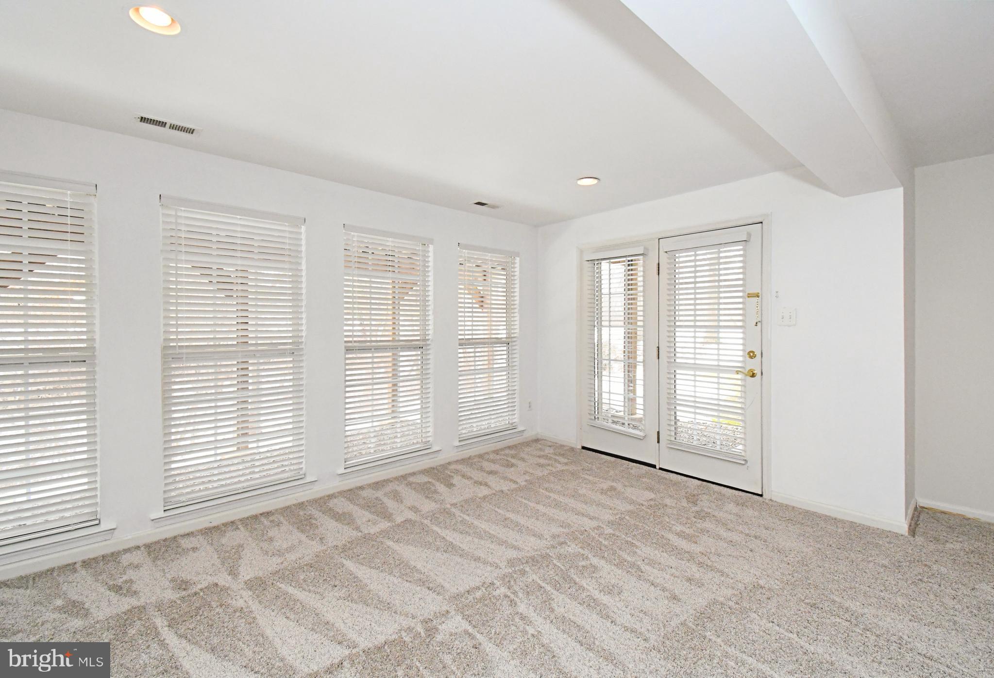 DEVON COURT - Residential