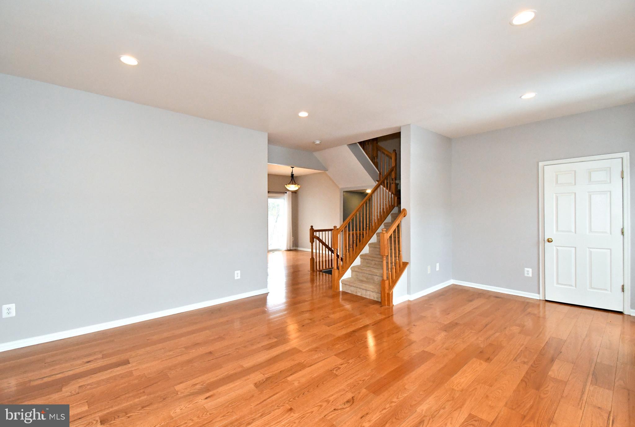 DEVON COURT - Residential