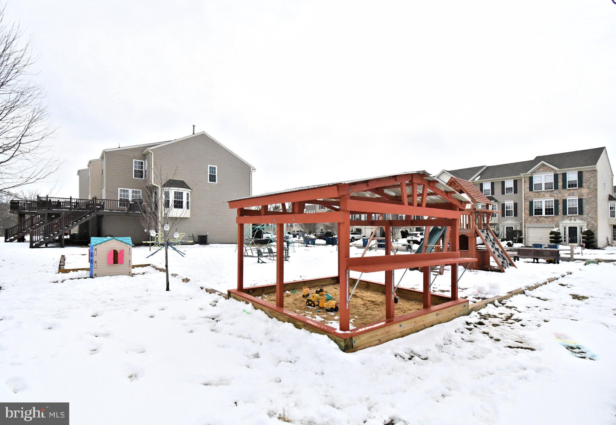 DEVON COURT - Residential