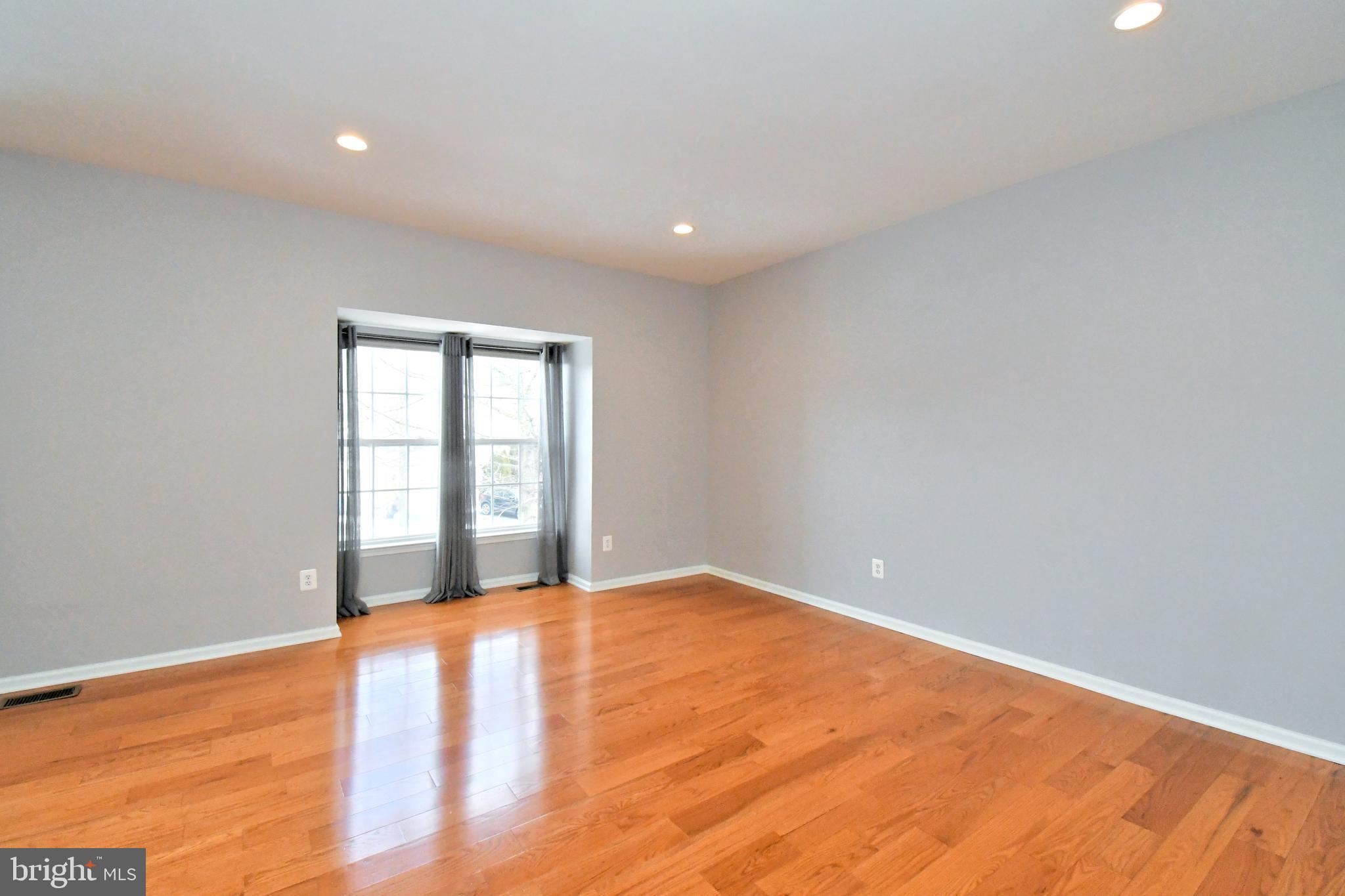 DEVON COURT - Residential