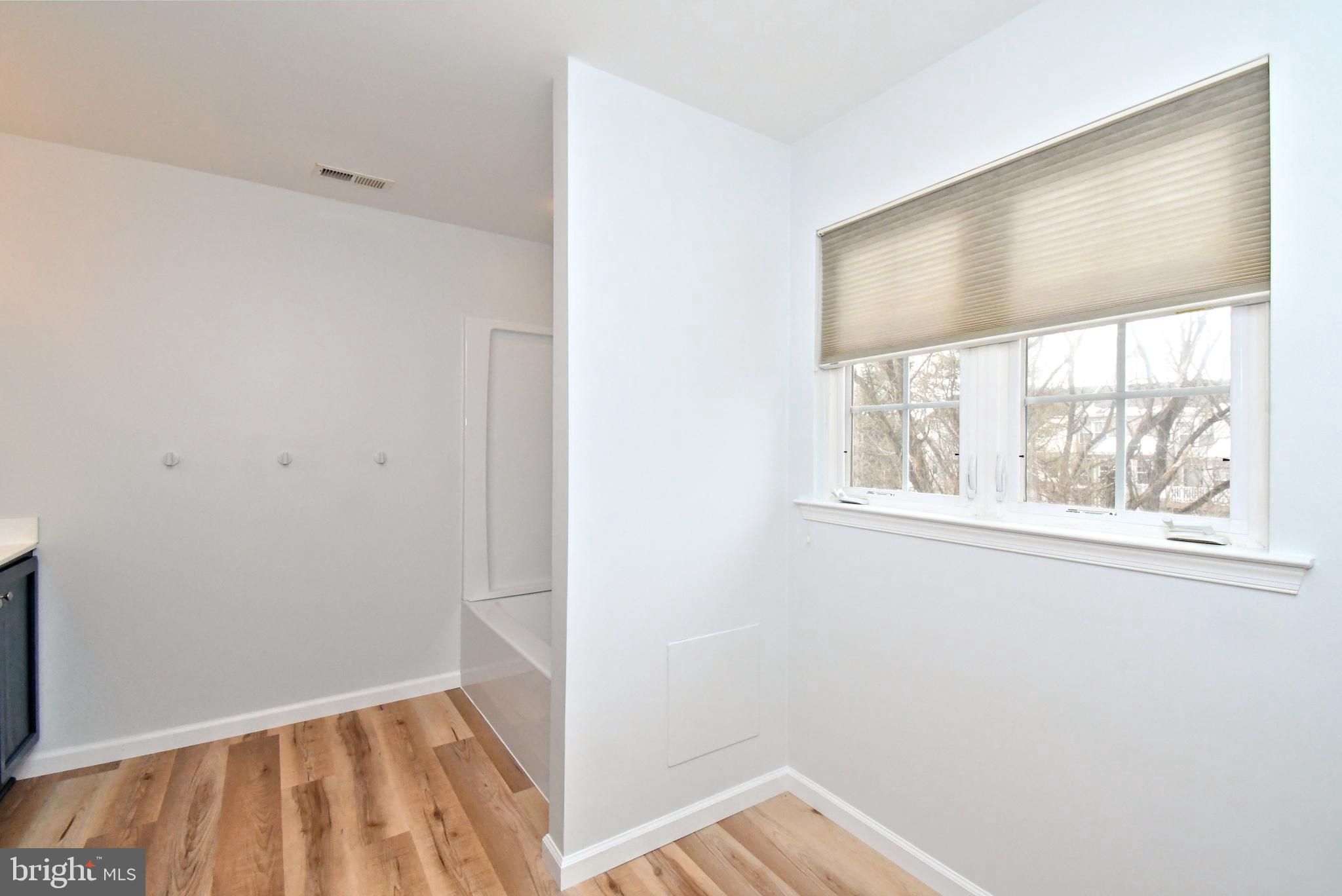 DEVON COURT - Residential