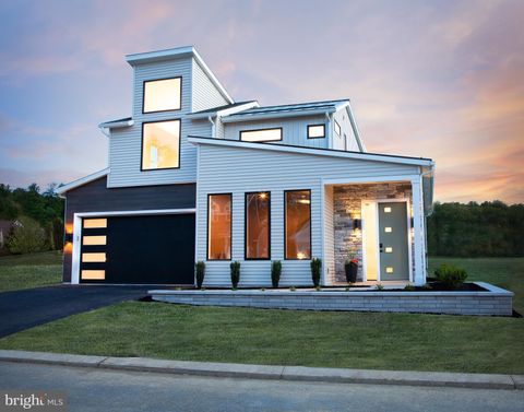 1212 MOSAIC DRIVE 411 LEBANON PA 17042