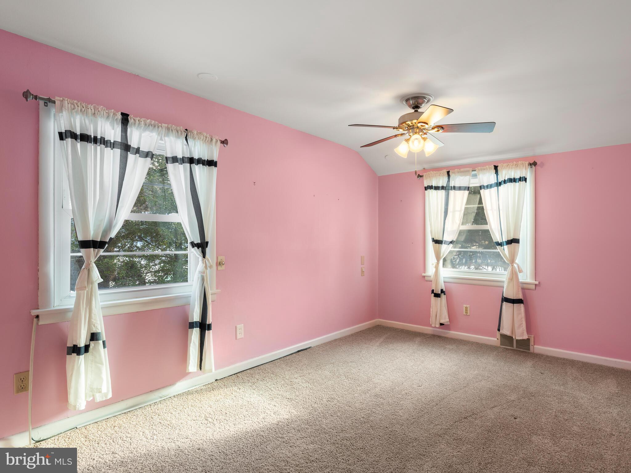 ANDORRA WOODS - Residential