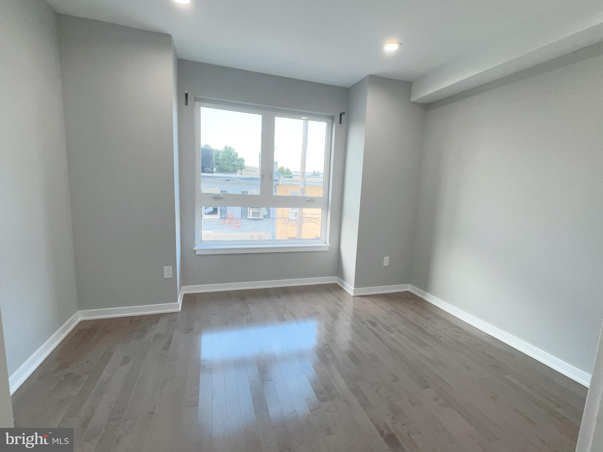 DICKINSON NARROWS - Residential