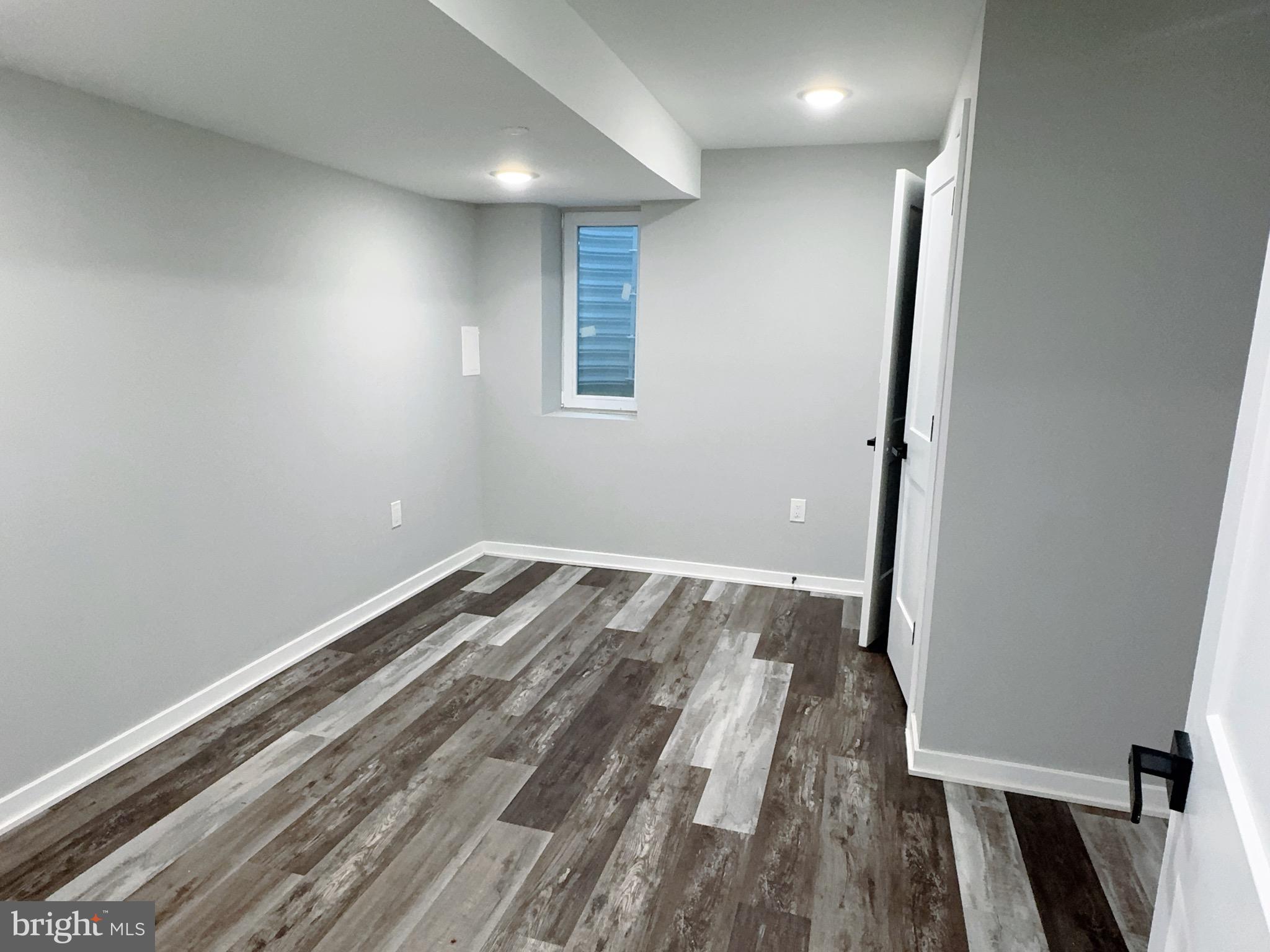 DICKINSON NARROWS - Residential