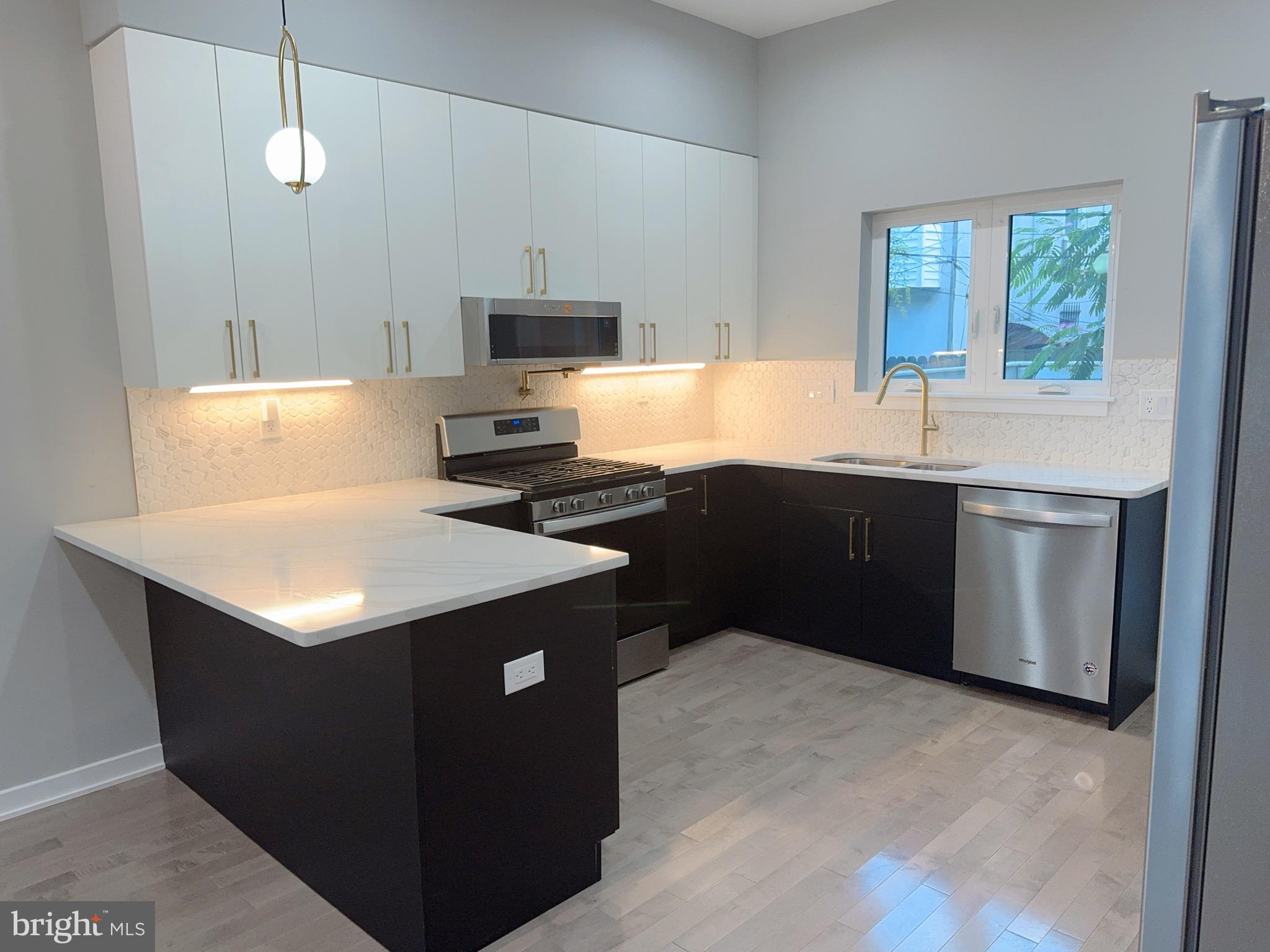 DICKINSON NARROWS - Residential