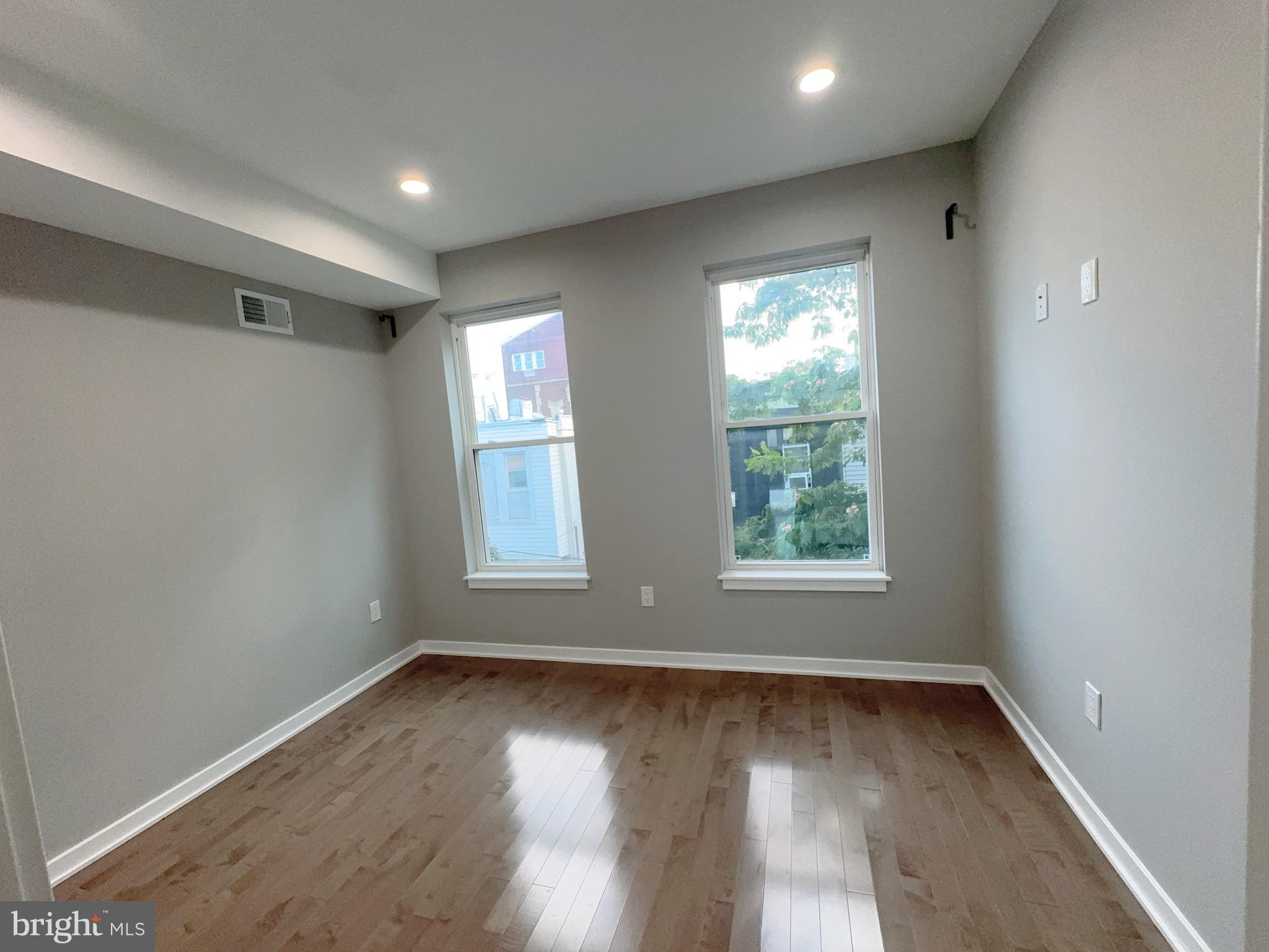 DICKINSON NARROWS - Residential