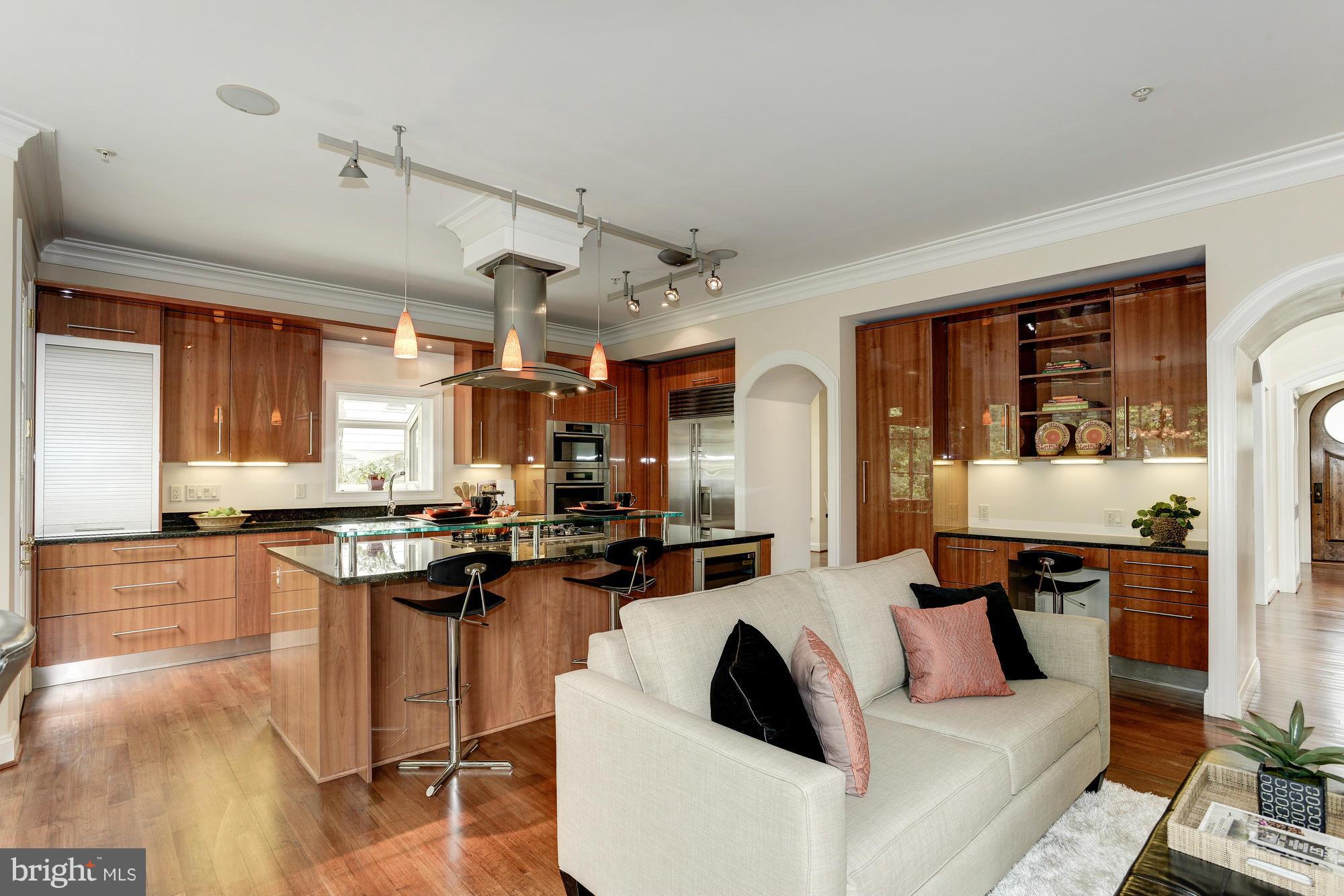 CHEVY CHASE - Residential