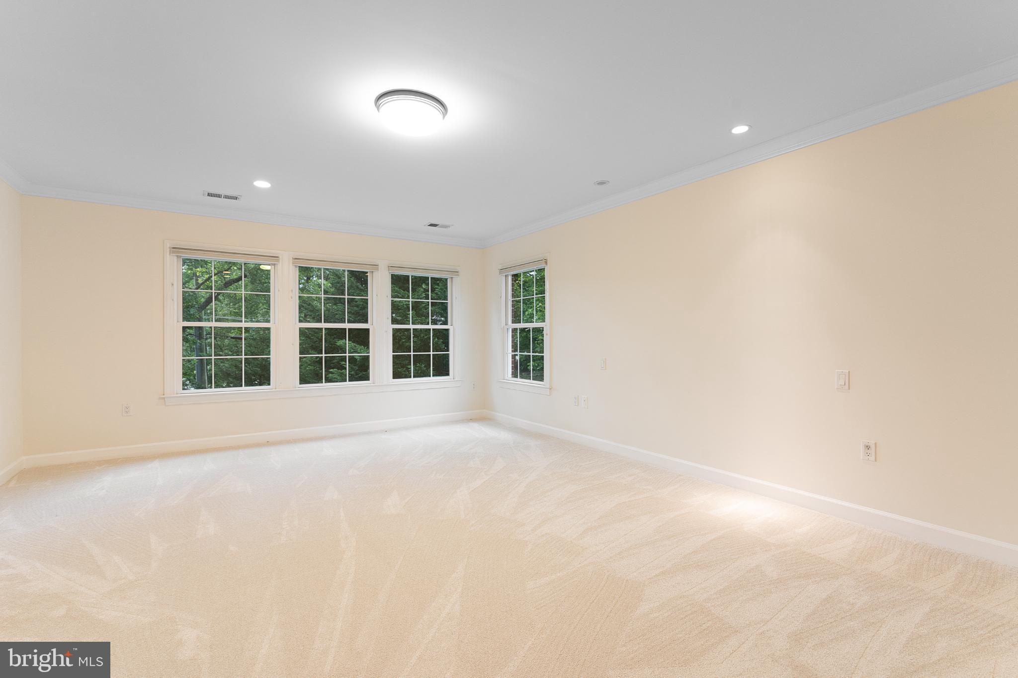 HILLWOOD - Residential